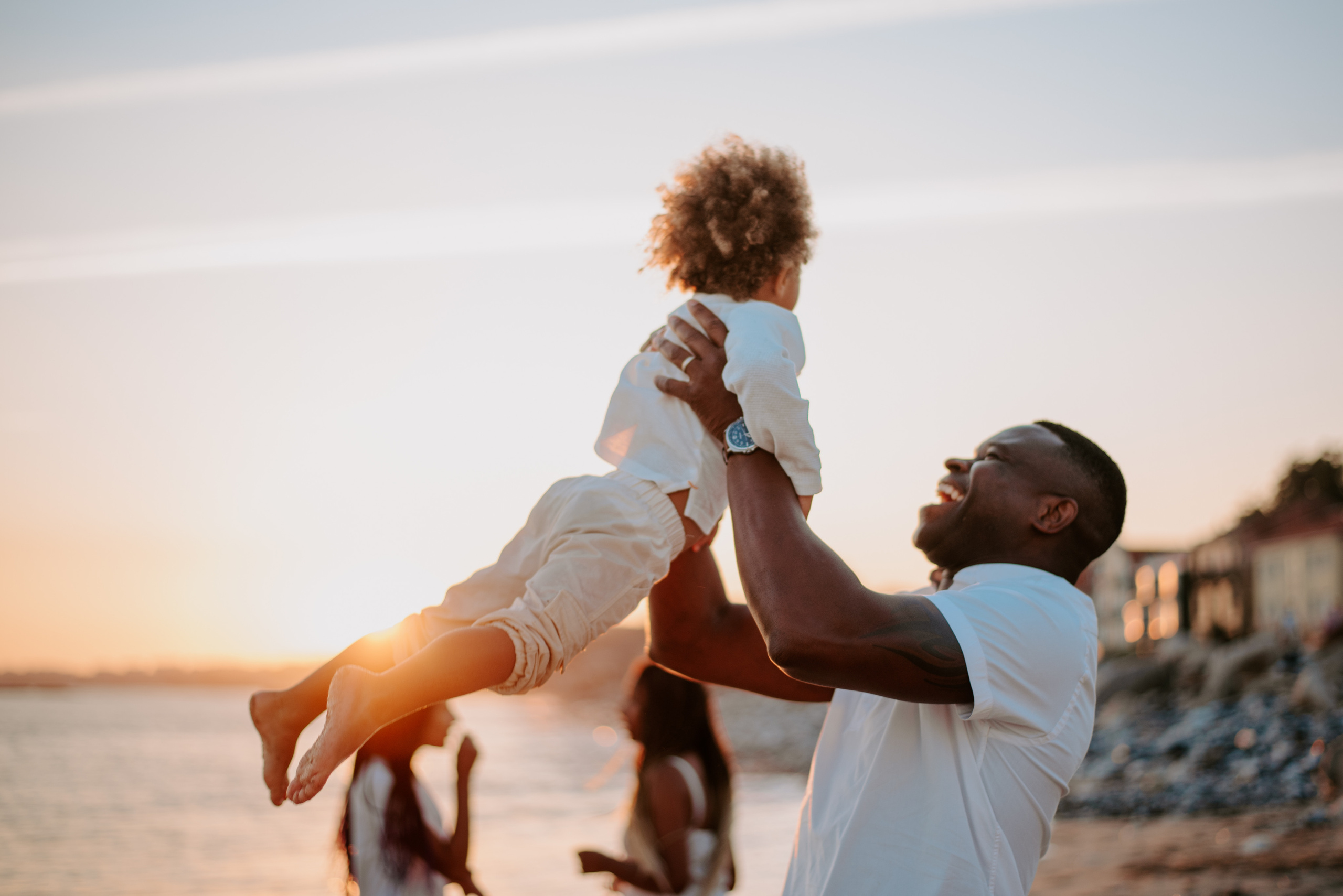 Family photographer based in Lisbon. Lifestyle, wedding and family photographer