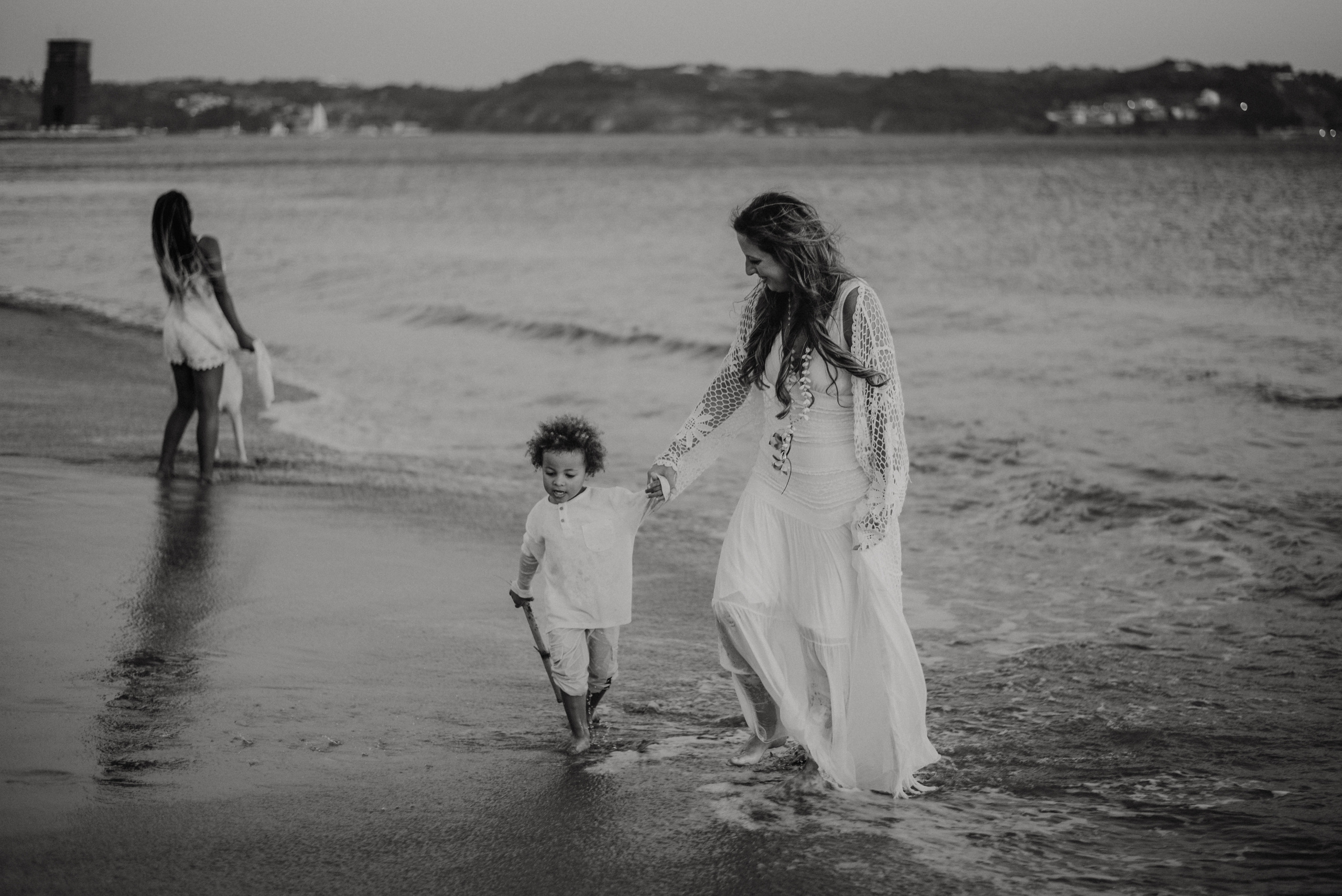 Family photographer based in Lisbon. Lifestyle, wedding and family photographer