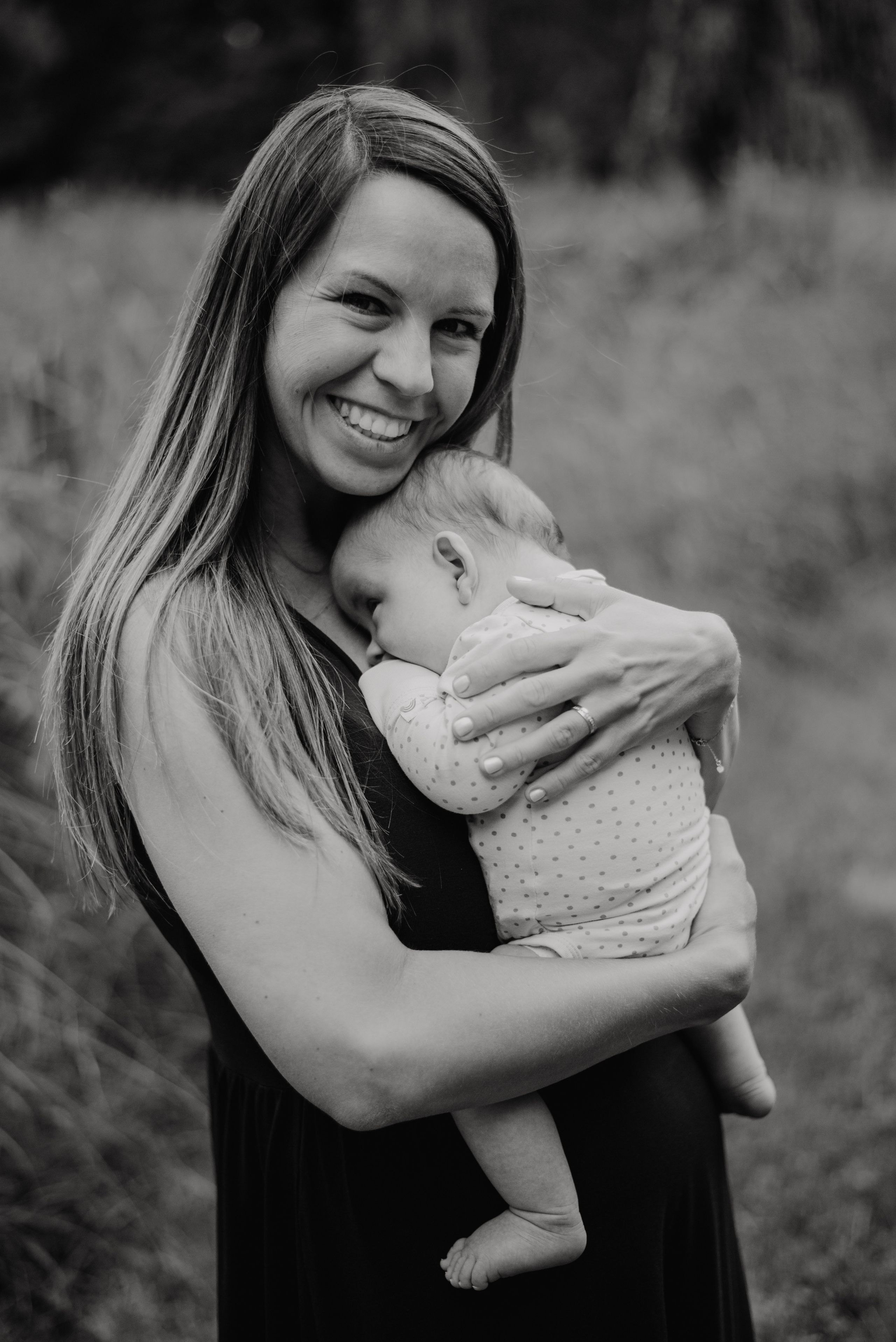 Family photoshoot. Lifestyle, wedding and family photographer