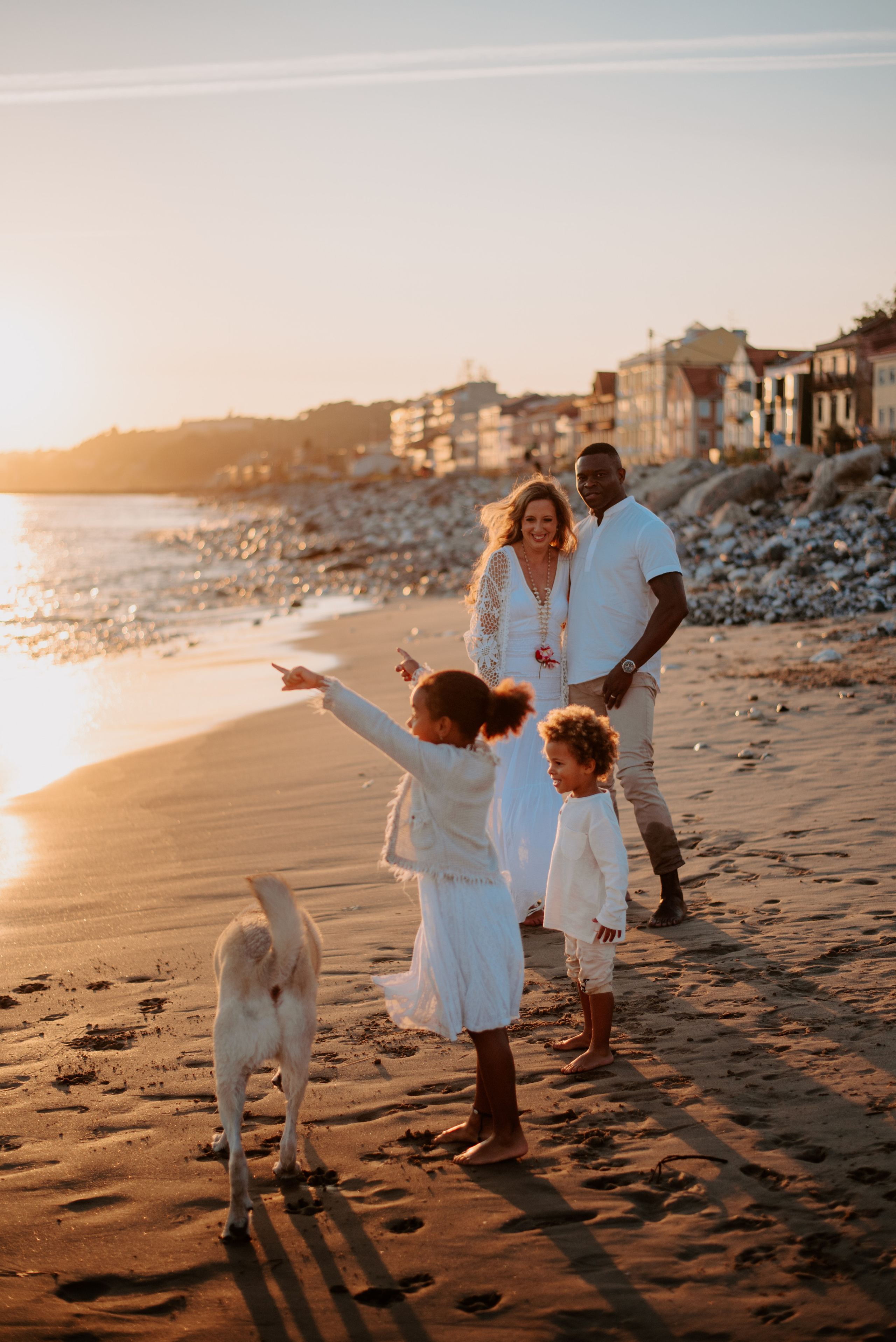 Family photographer based in Lisbon. Lifestyle, wedding and family photographer