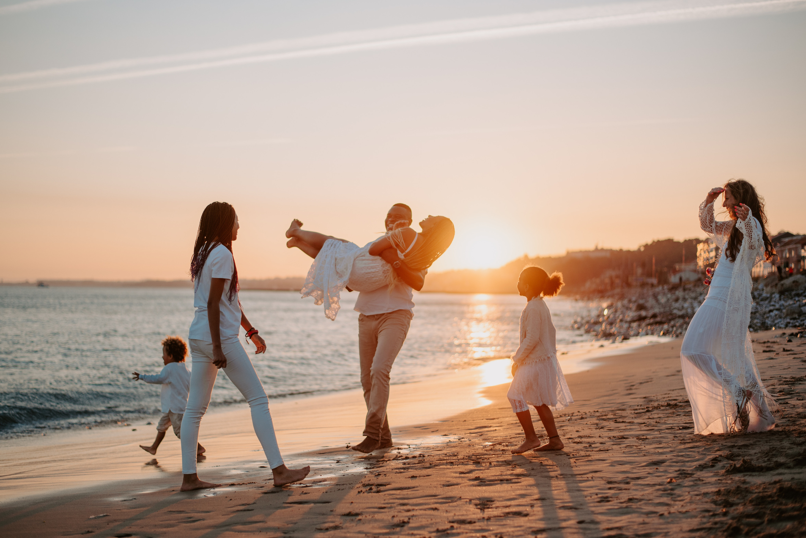 Family photographer based in Lisbon. Lifestyle, wedding and family photographer