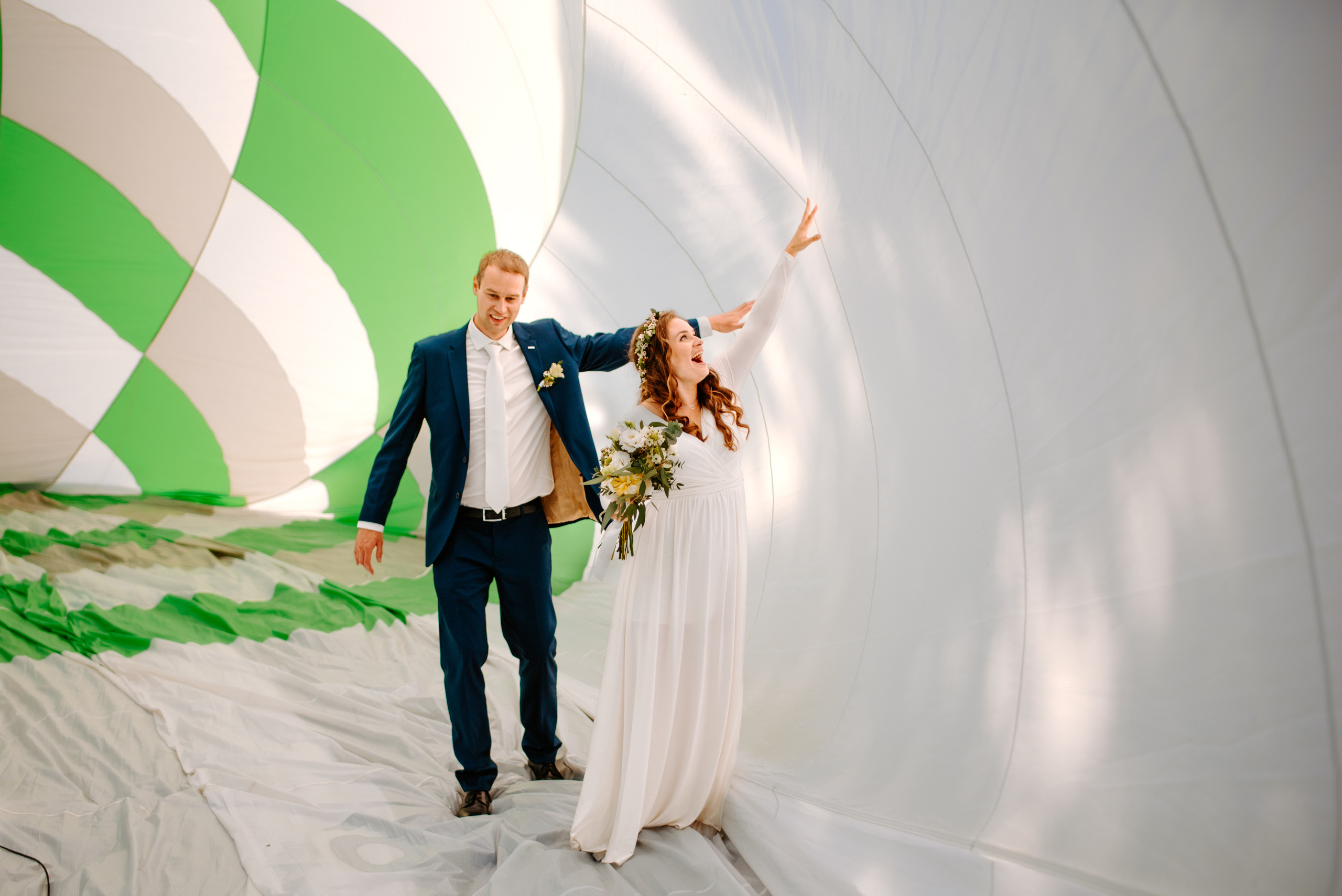 Wedding in the hot air balloon. Lifestyle, wedding and family photographer
