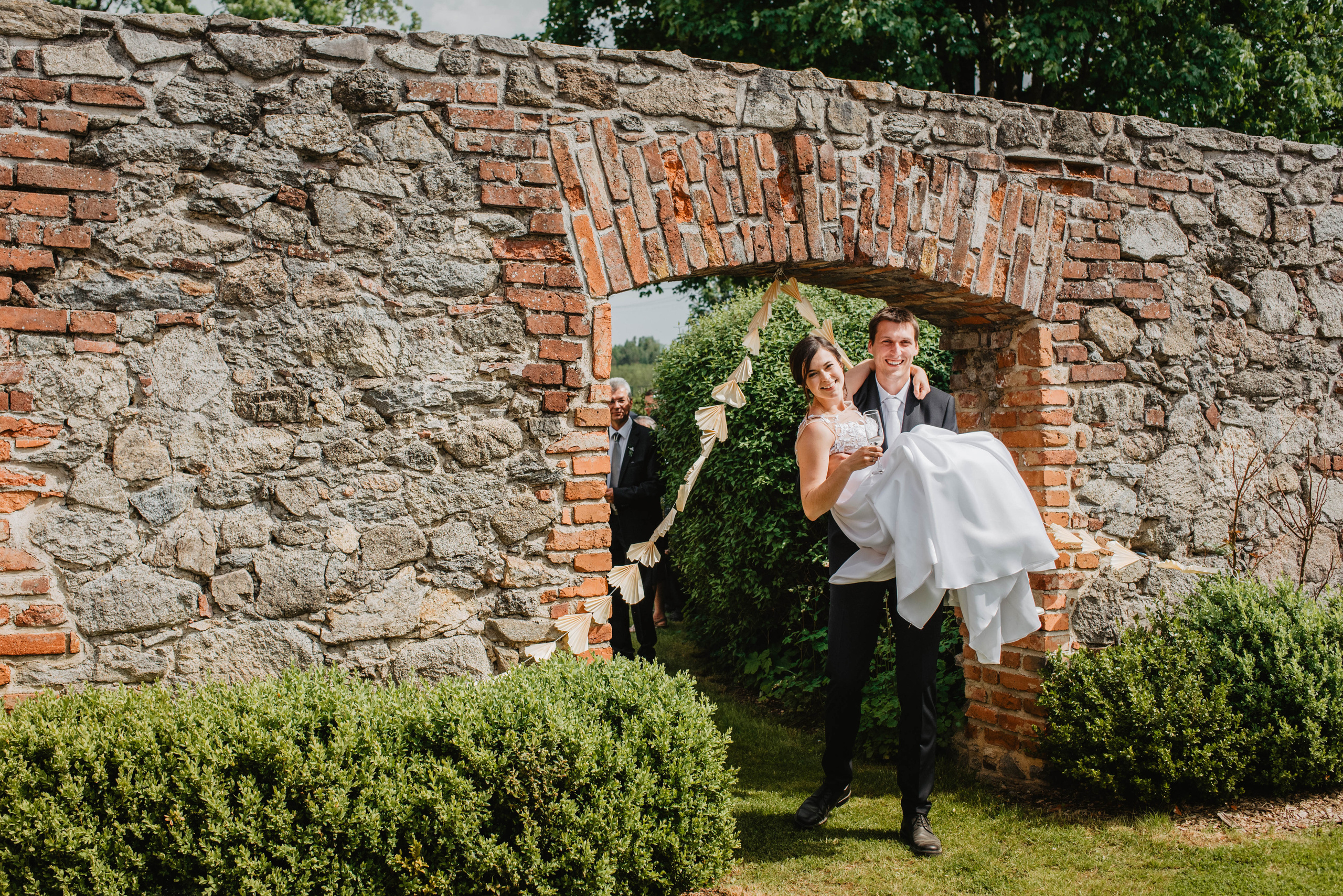 Svatba na hradě na Šumavě. Šumava. Velhartice. Lifestyle, wedding and family photographer