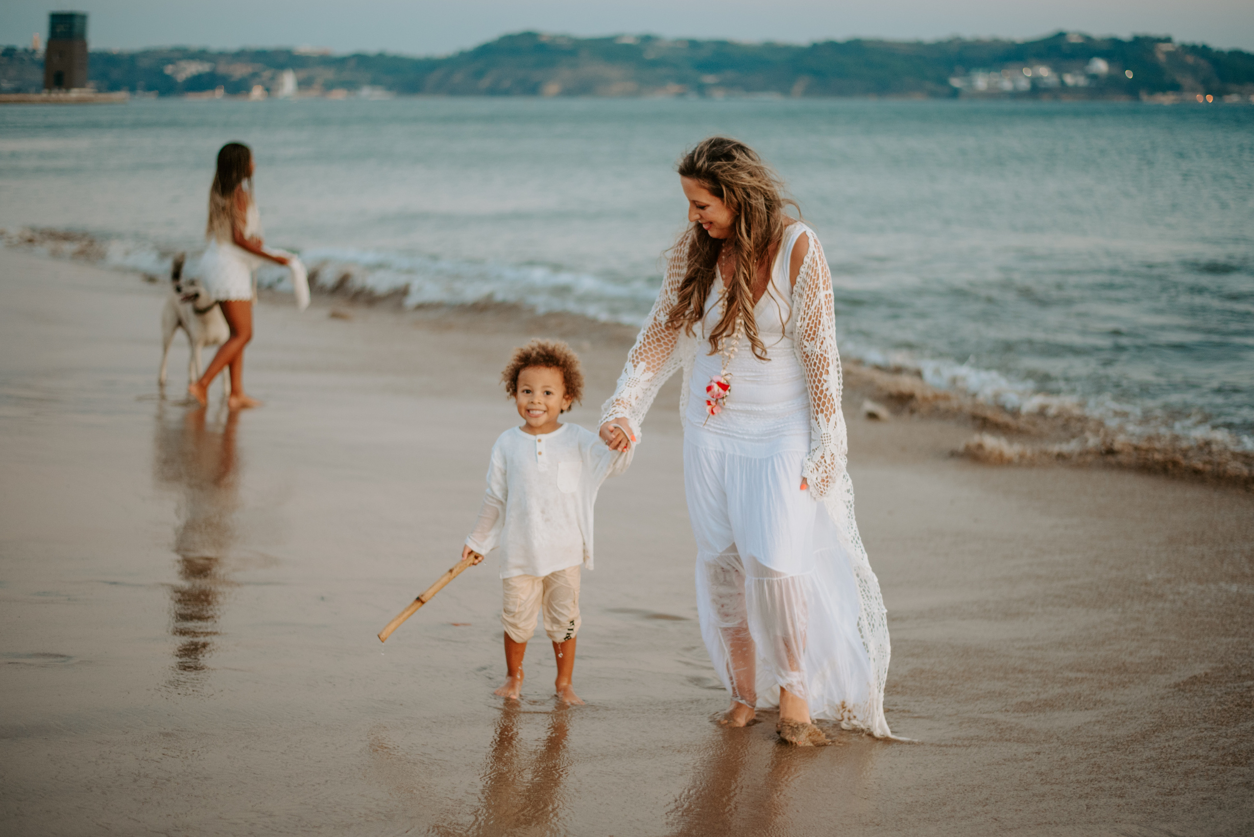 Family photographer based in Lisbon. Lifestyle, wedding and family photographer