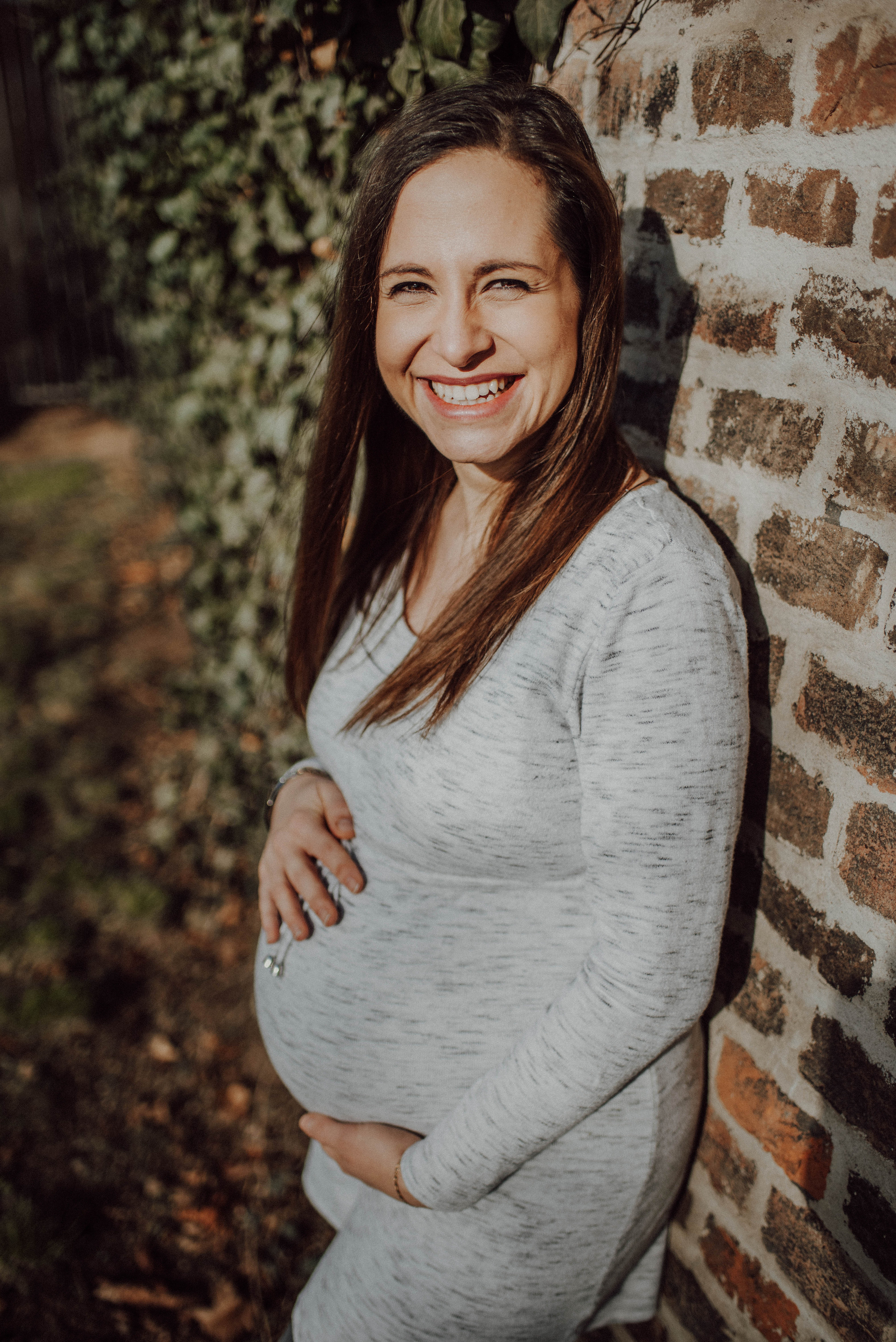 Veronika Jirková Couple in love during spring pregnancy photoshoot. Lifestyle, wedding and family photographer