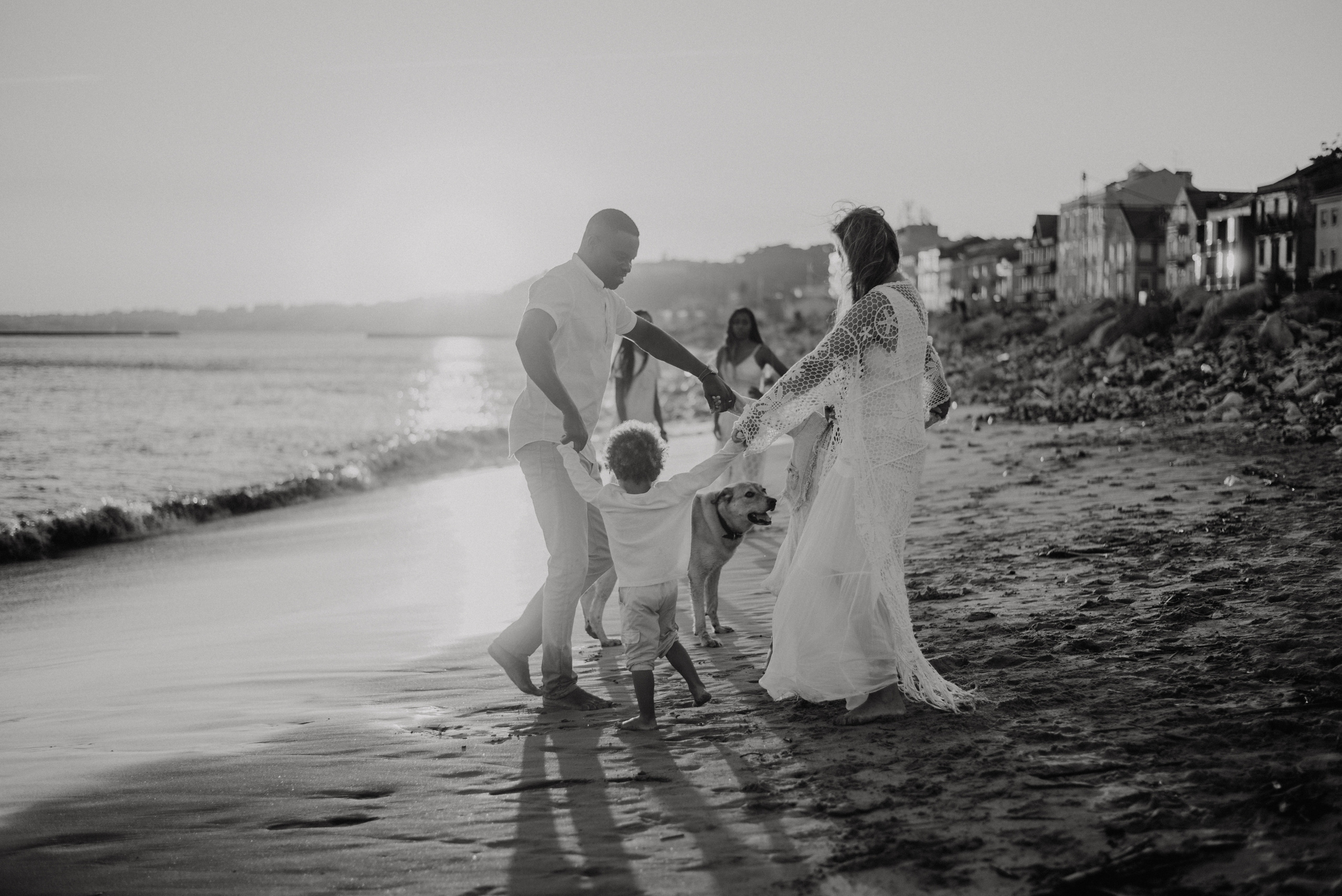 Family photographer based in Lisbon. Lifestyle, wedding and family photographer