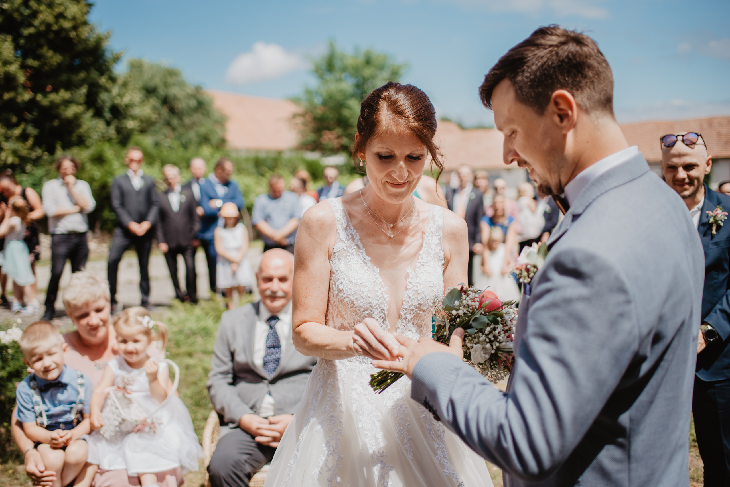 Rustic wedding. Svatba v rustikálním stylu poblíž Brna. Lifestyle, wedding and family photographer