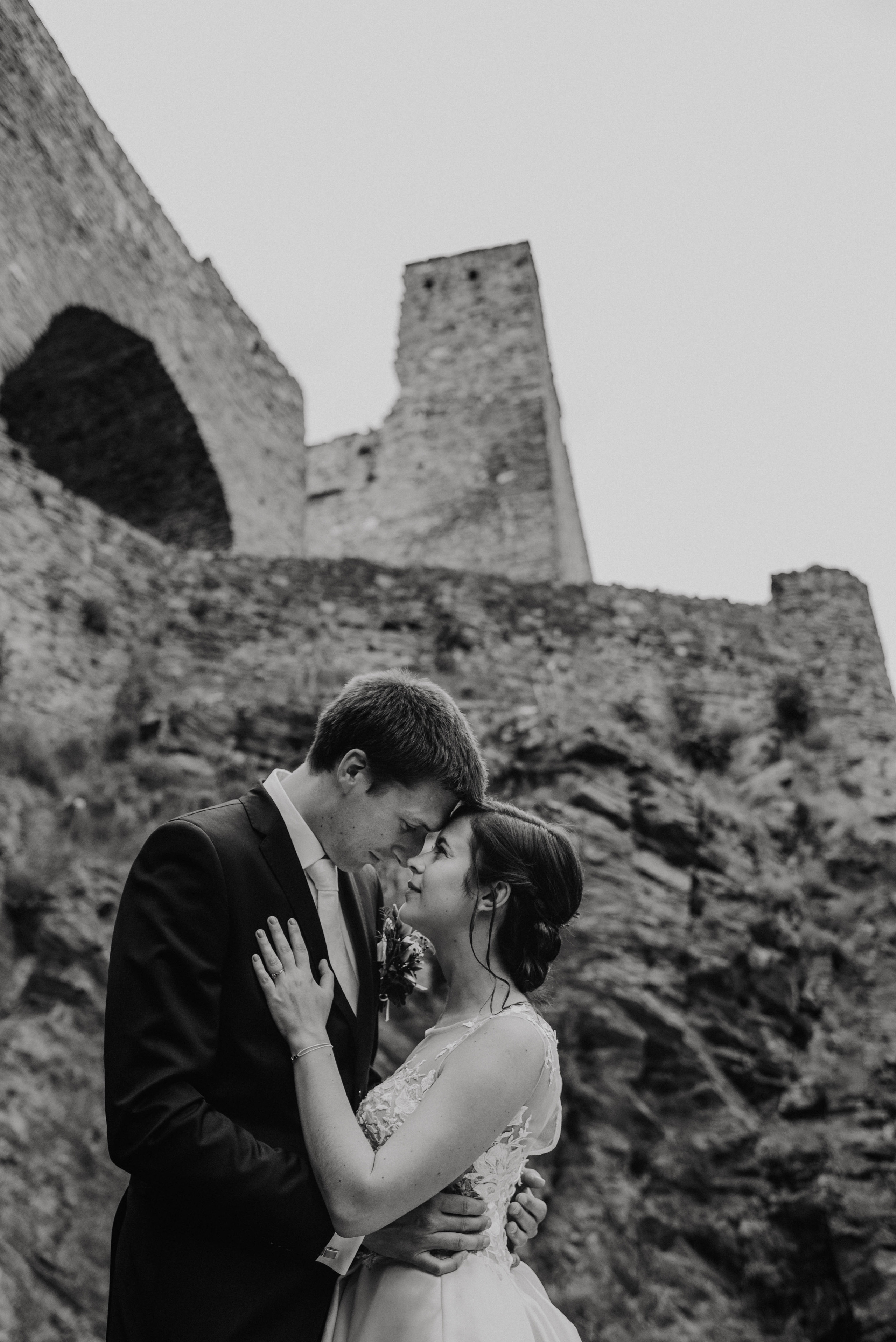 Svatba na hradě na Šumavě. Šumava. Velhartice. Lifestyle, wedding and family photographer