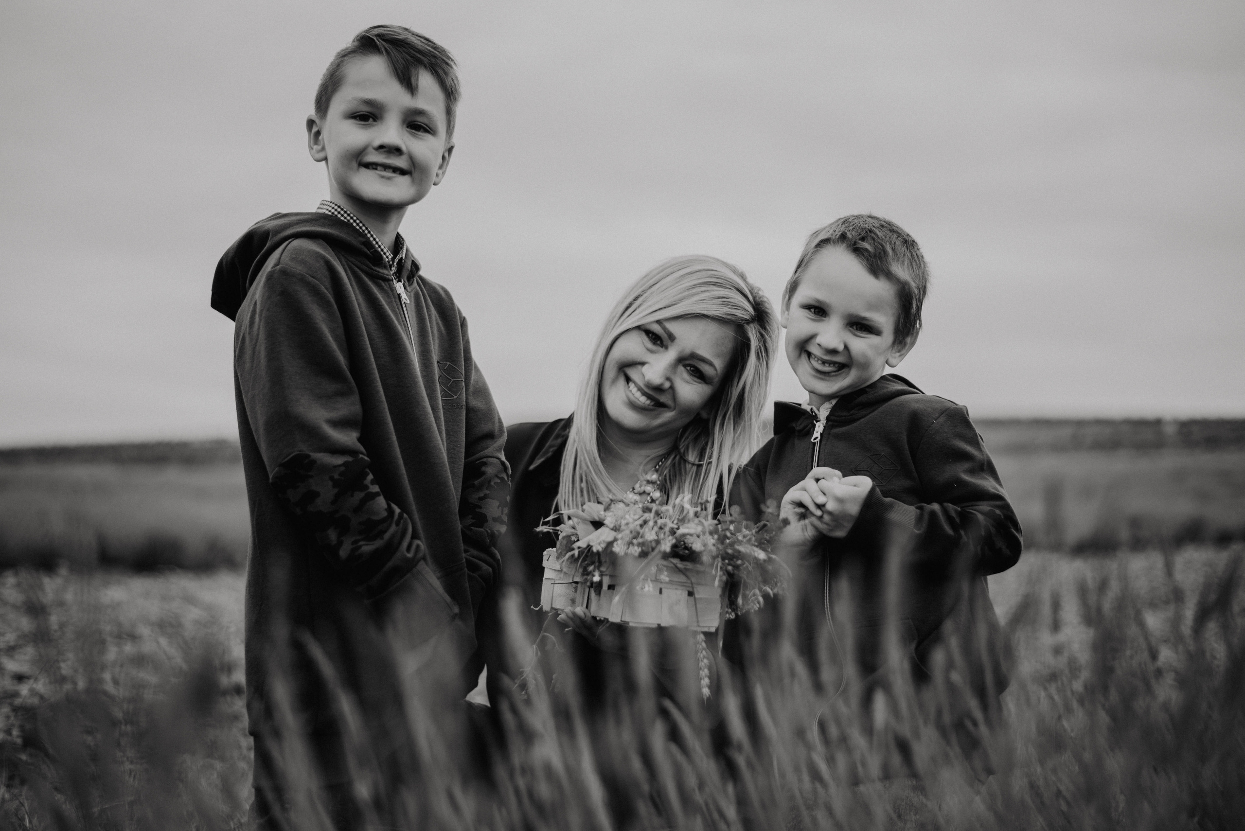 Eva, Theo, Chriss. Lifestyle, wedding and family photographer