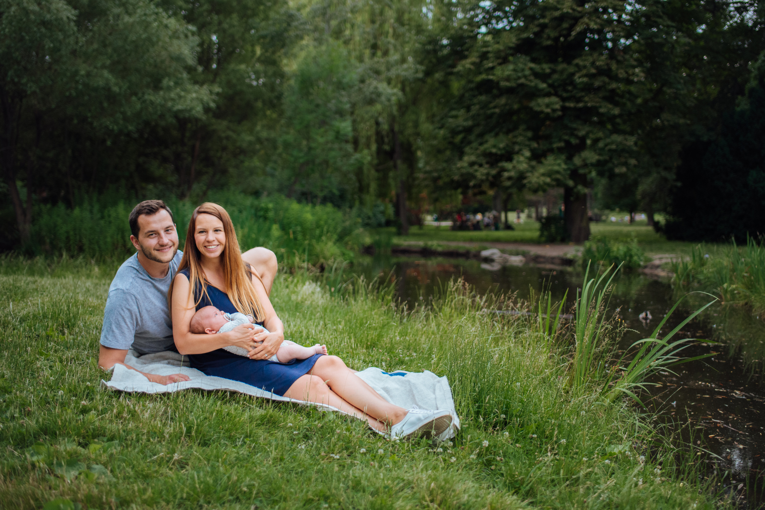 Family photoshoot. Lifestyle, wedding and family photographer