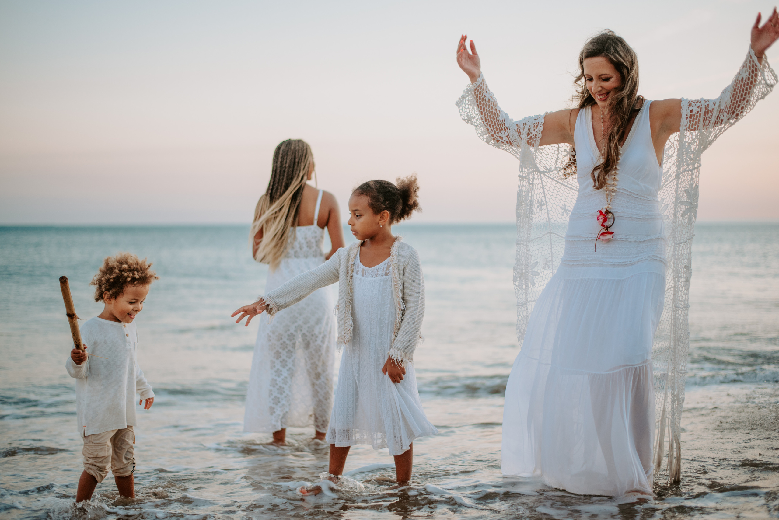 Family photographer based in Lisbon. Lifestyle, wedding and family photographer