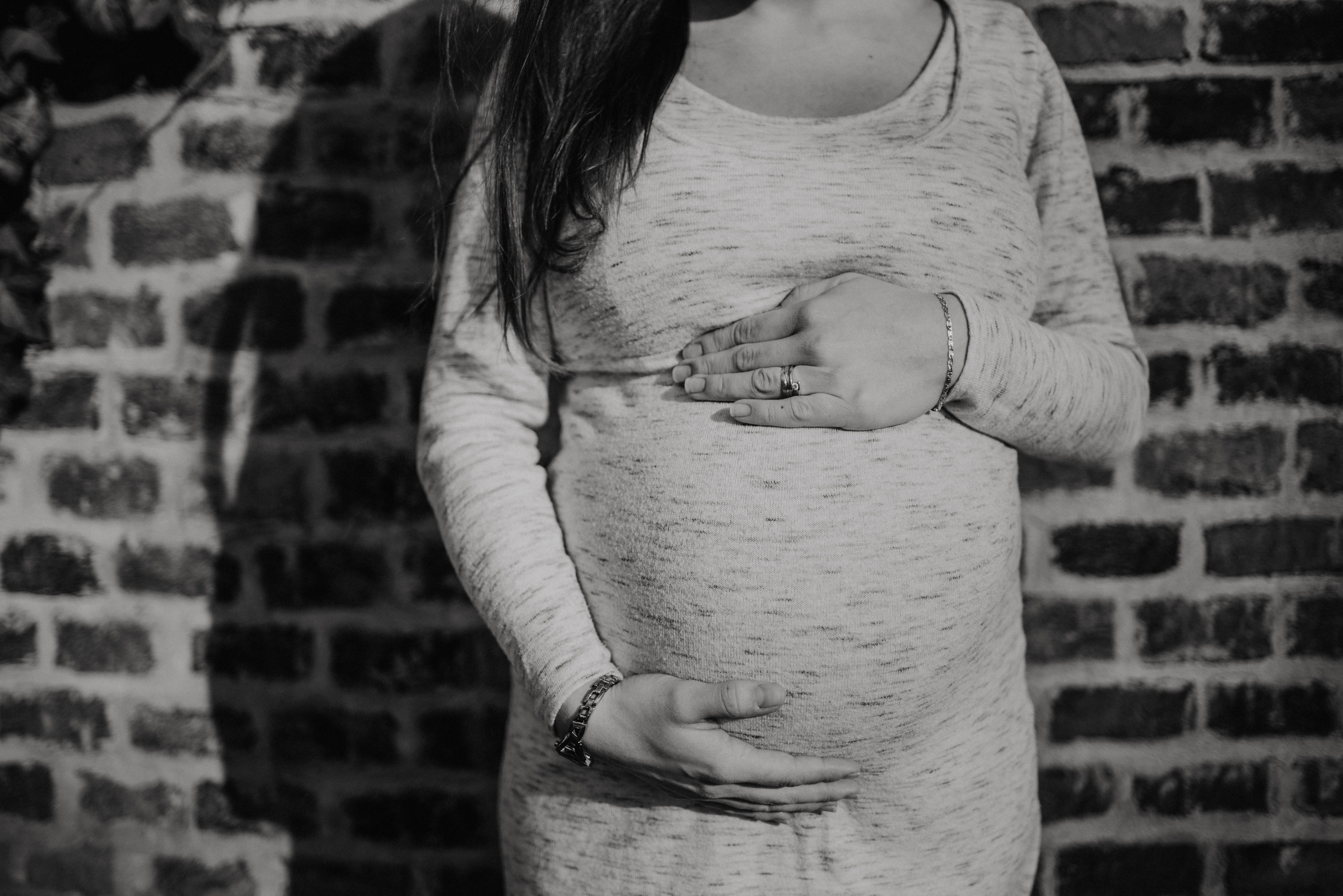 Veronika Jirková Couple in love during spring pregnancy photoshoot. Lifestyle, wedding and family photographer