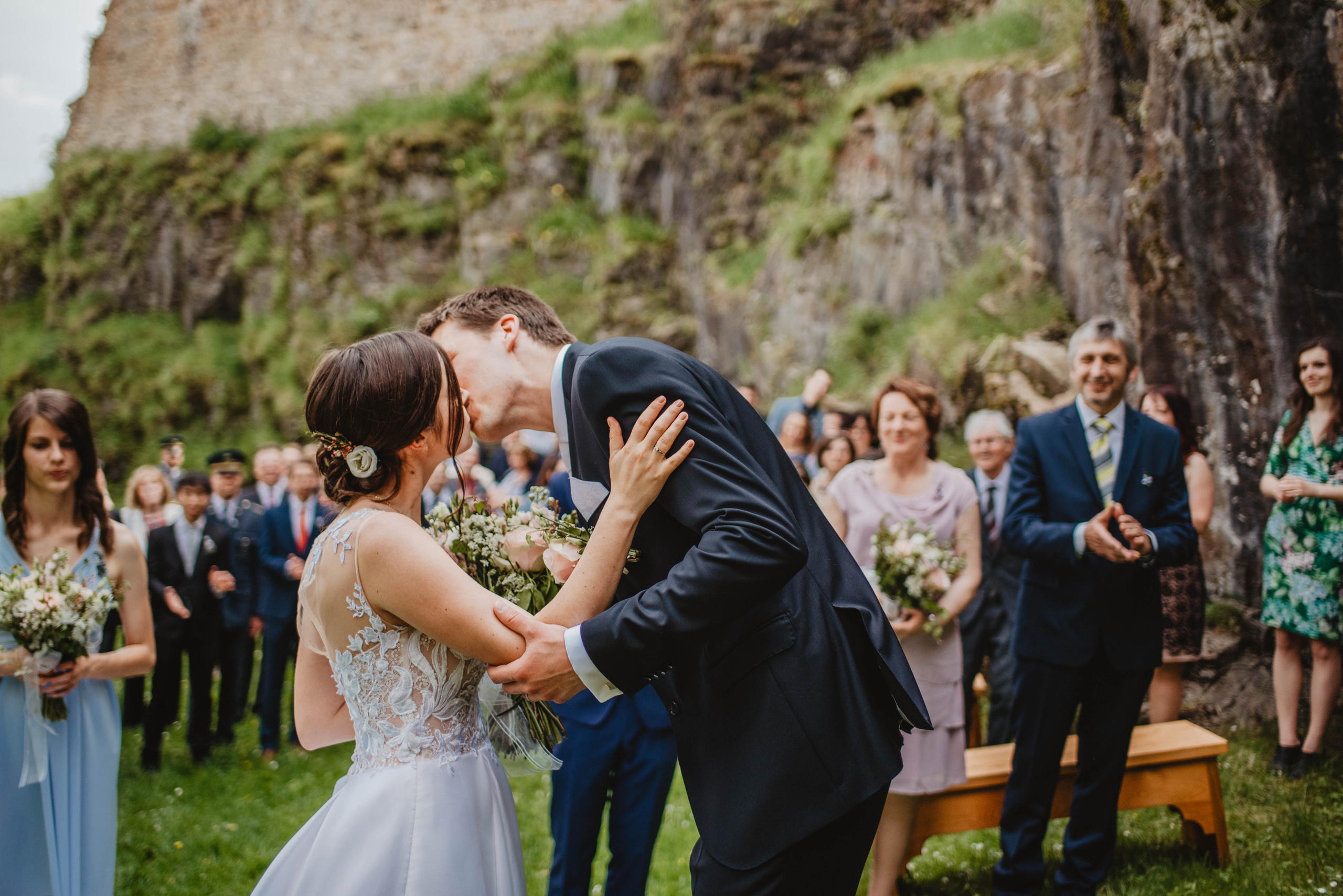 Svatba na hradě na Šumavě. Šumava. Velhartice. Lifestyle, wedding and family photographer