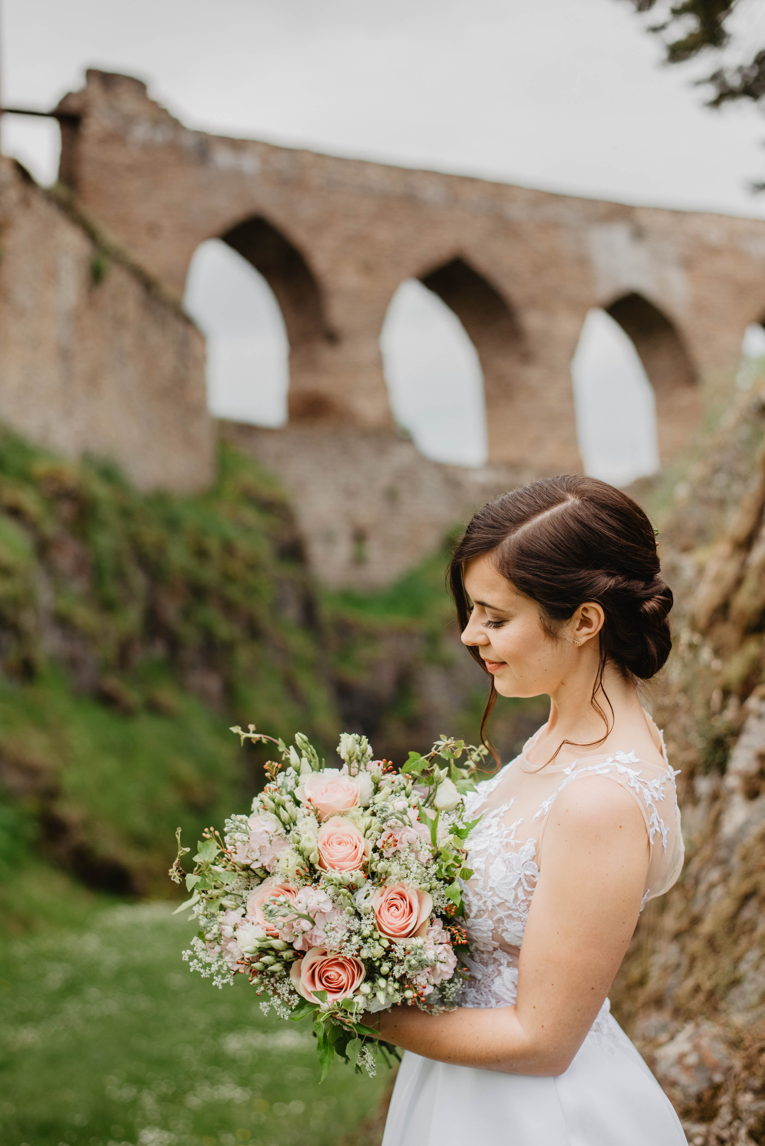 Svatba na hradě na Šumavě. Šumava. Velhartice. Lifestyle, wedding and family photographer