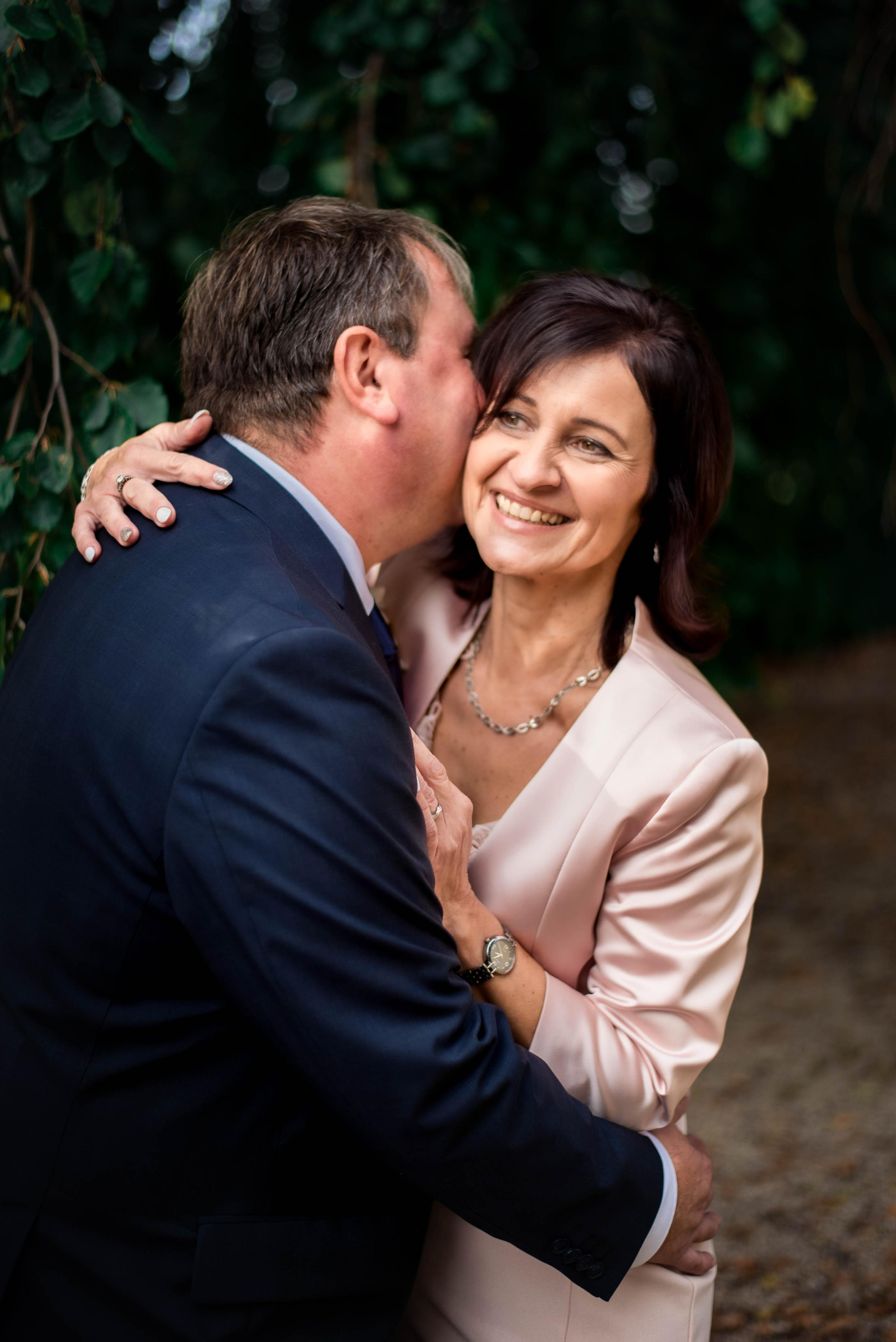 Svatba na zámku ve Slavkově u Brna. Lifestyle, wedding and family photographer