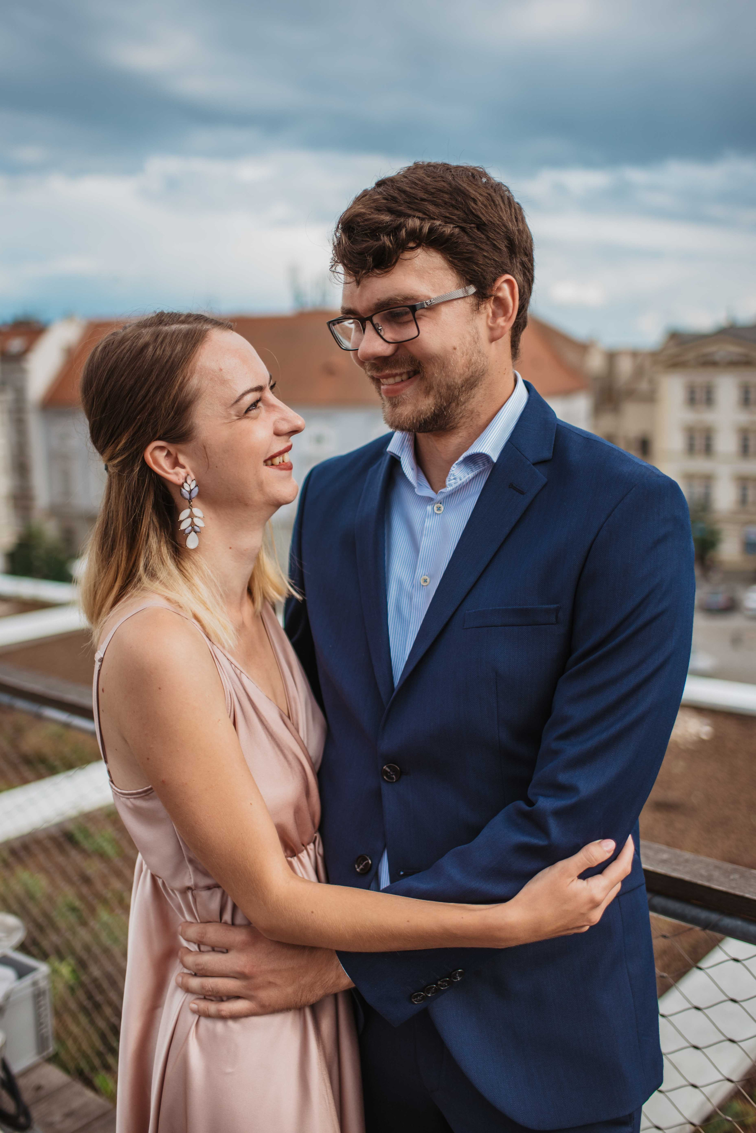 Svatba v centru Brna na Zelném trhu. Lifestyle, wedding and family photographer