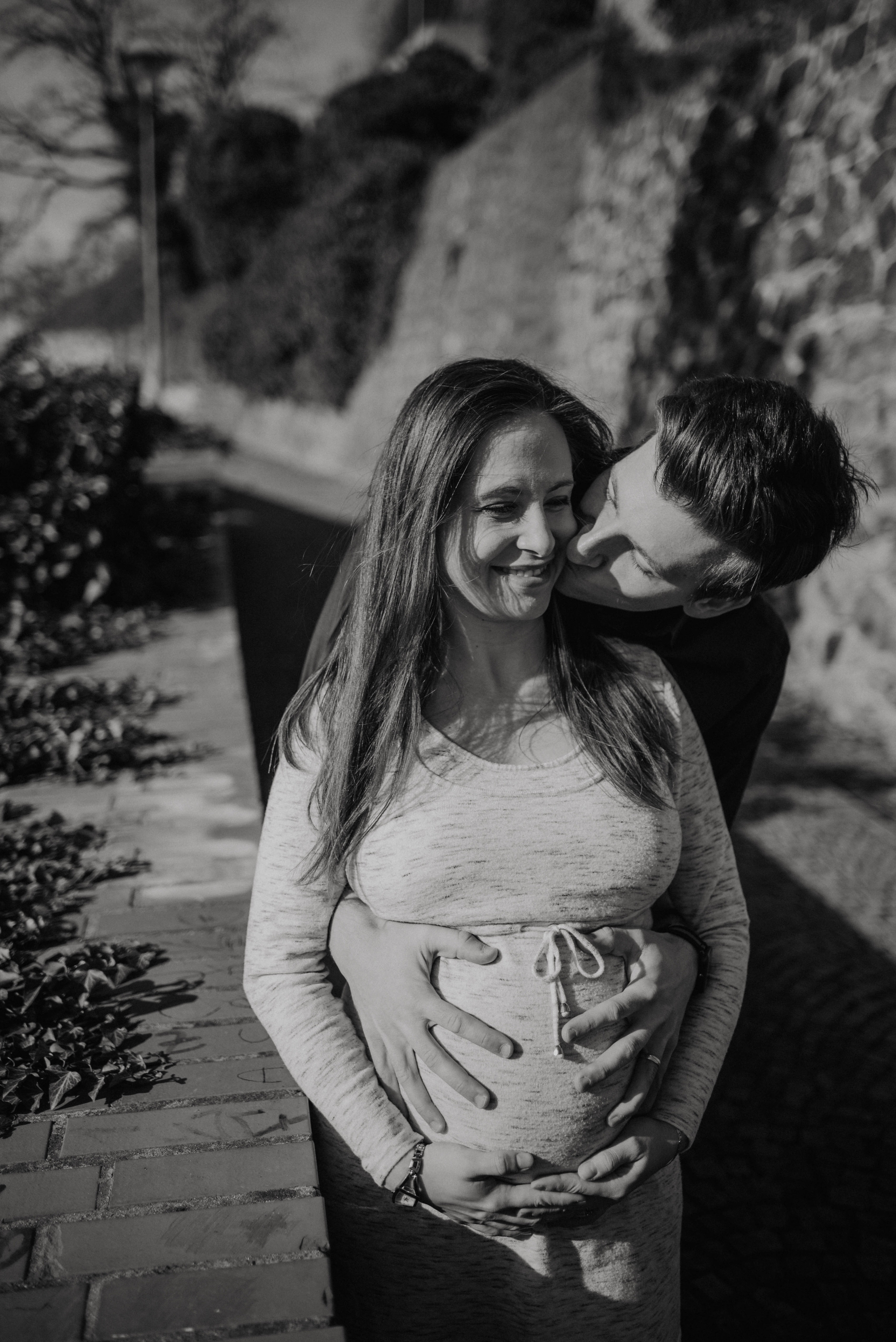 Veronika Jirková Couple in love during spring pregnancy photoshoot. Lifestyle, wedding and family photographer