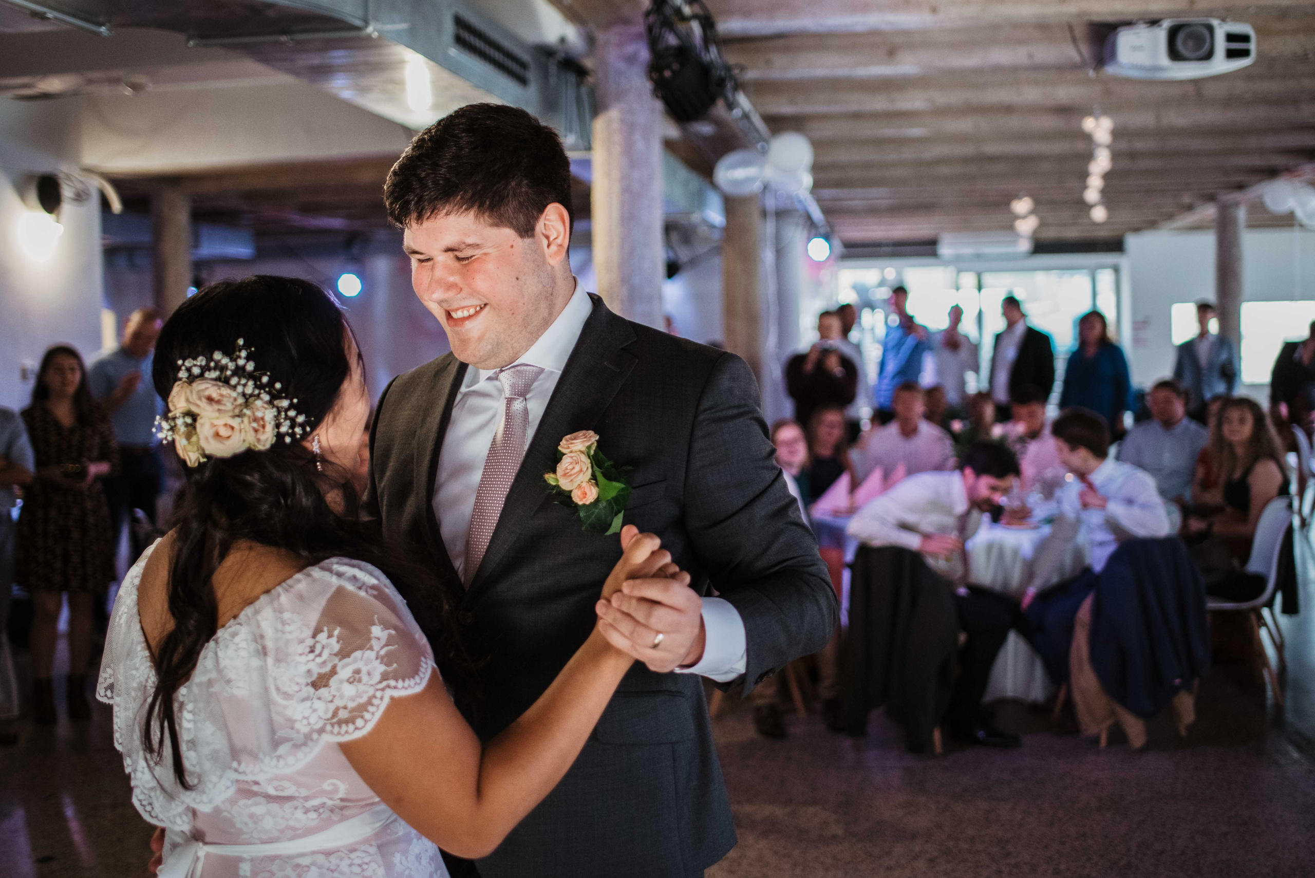 Svatba v centru Brna na Zelném trhu. Lifestyle, wedding and family photographer