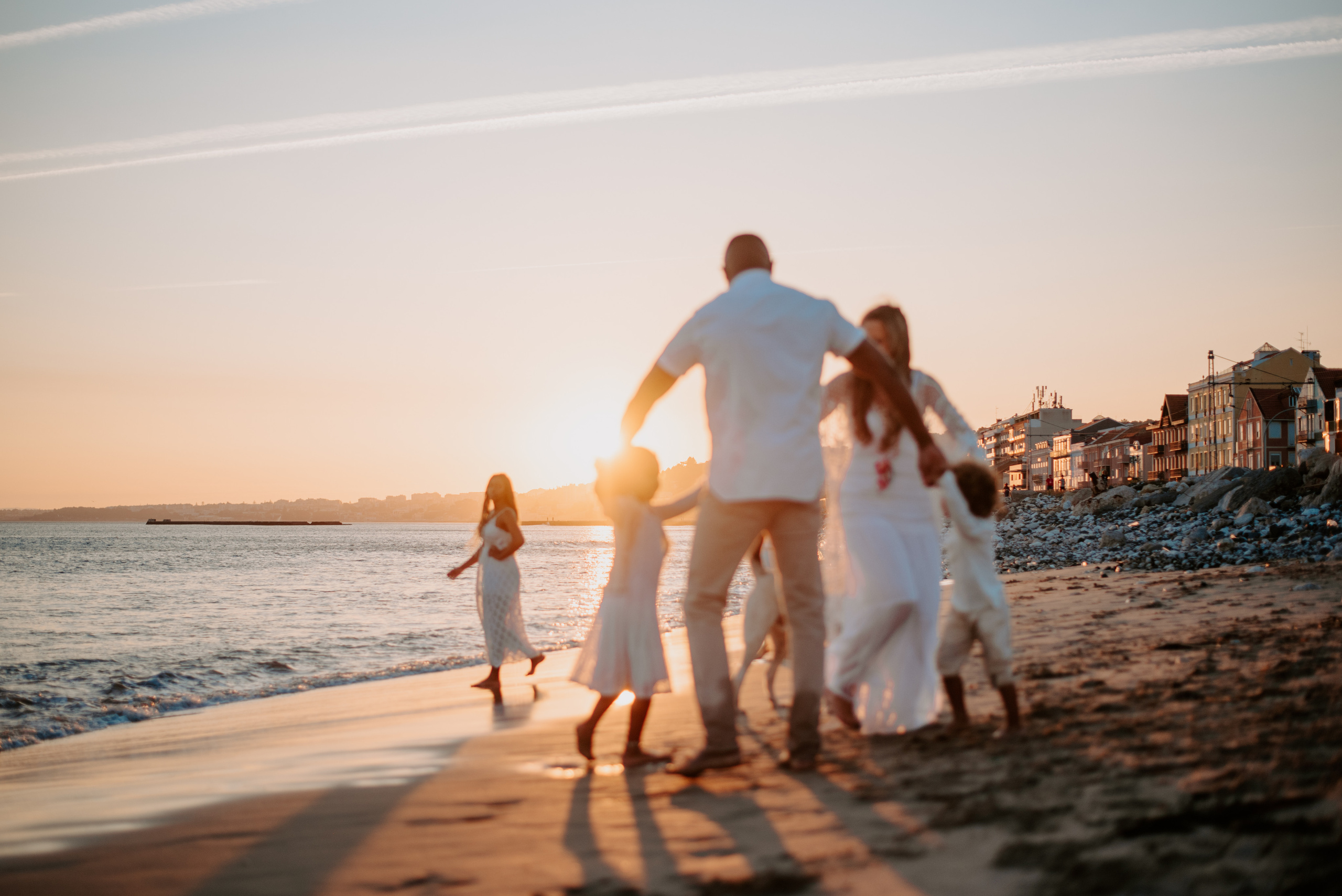 Family photographer based in Lisbon. Lifestyle, wedding and family photographer