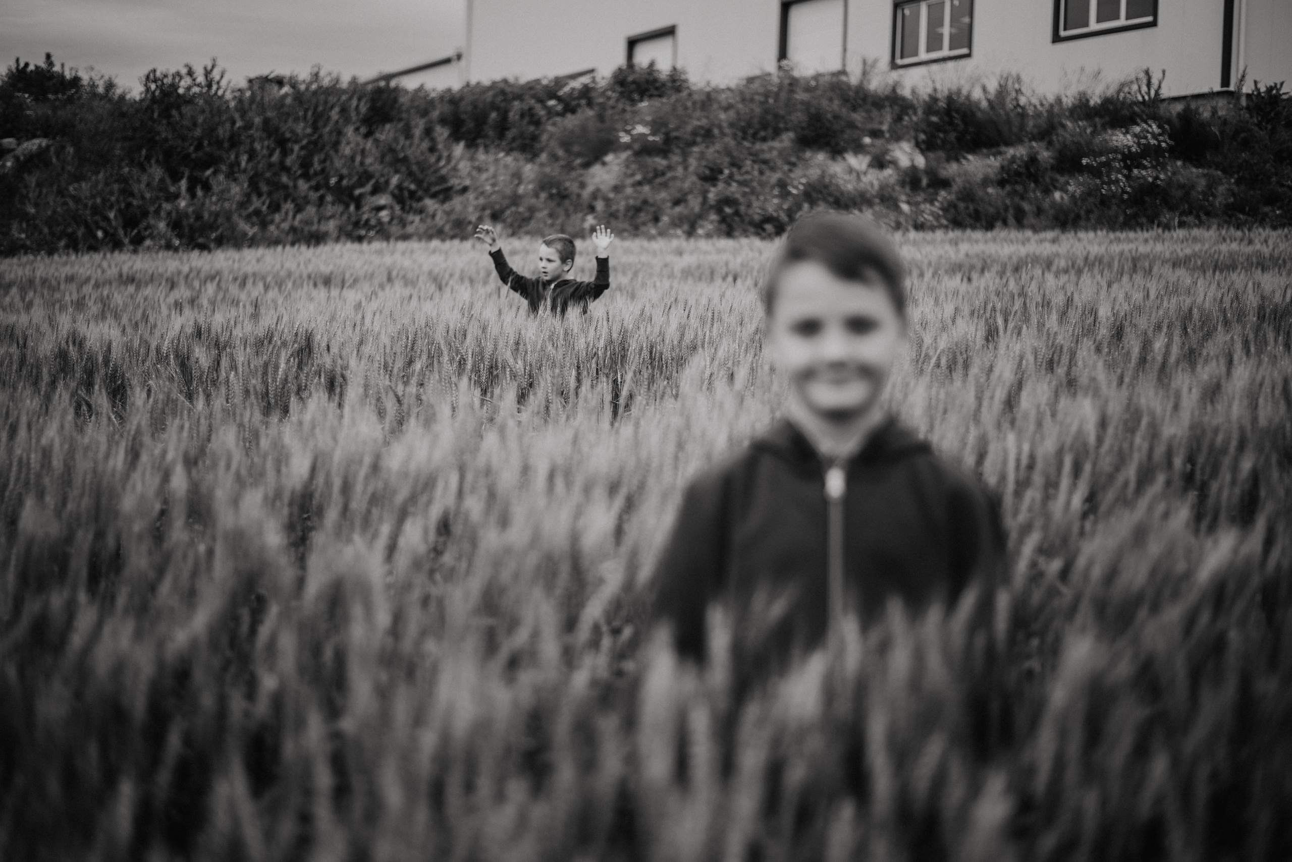 Eva, Theo, Chriss. Lifestyle, wedding and family photographer