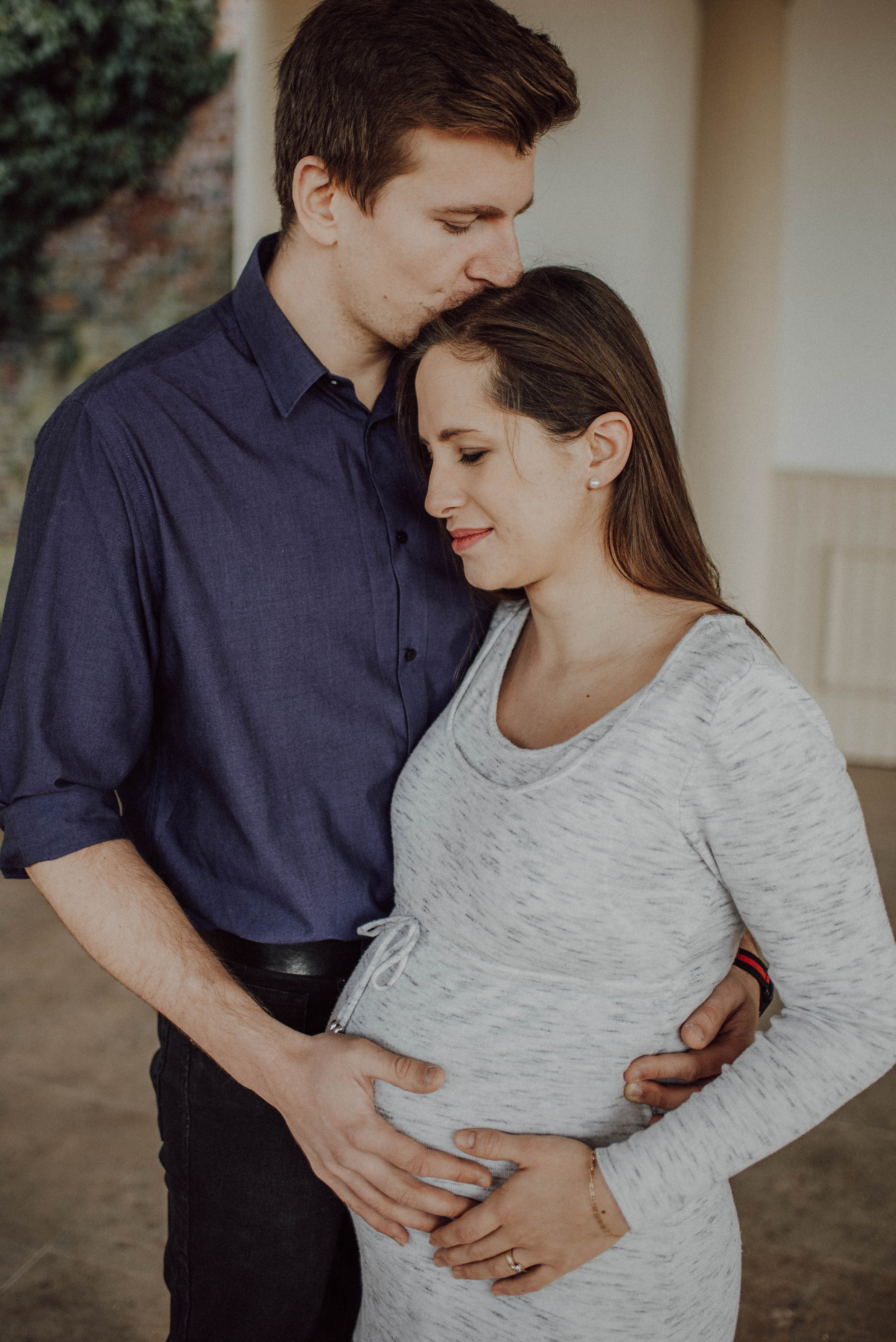 Veronika Jirková Couple in love during spring pregnancy photoshoot. Lifestyle, wedding and family photographer