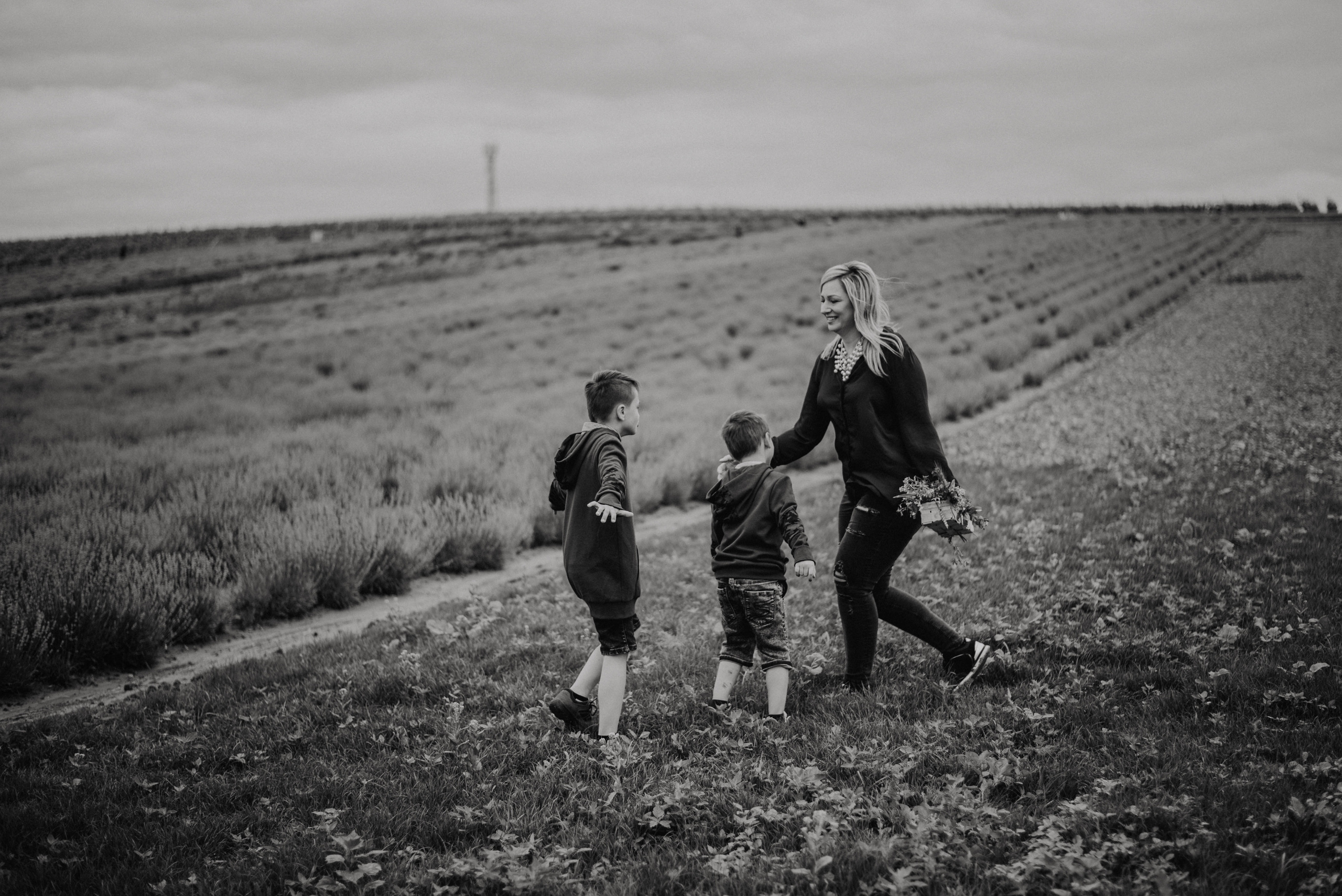 Eva, Theo, Chriss. Lifestyle, wedding and family photographer