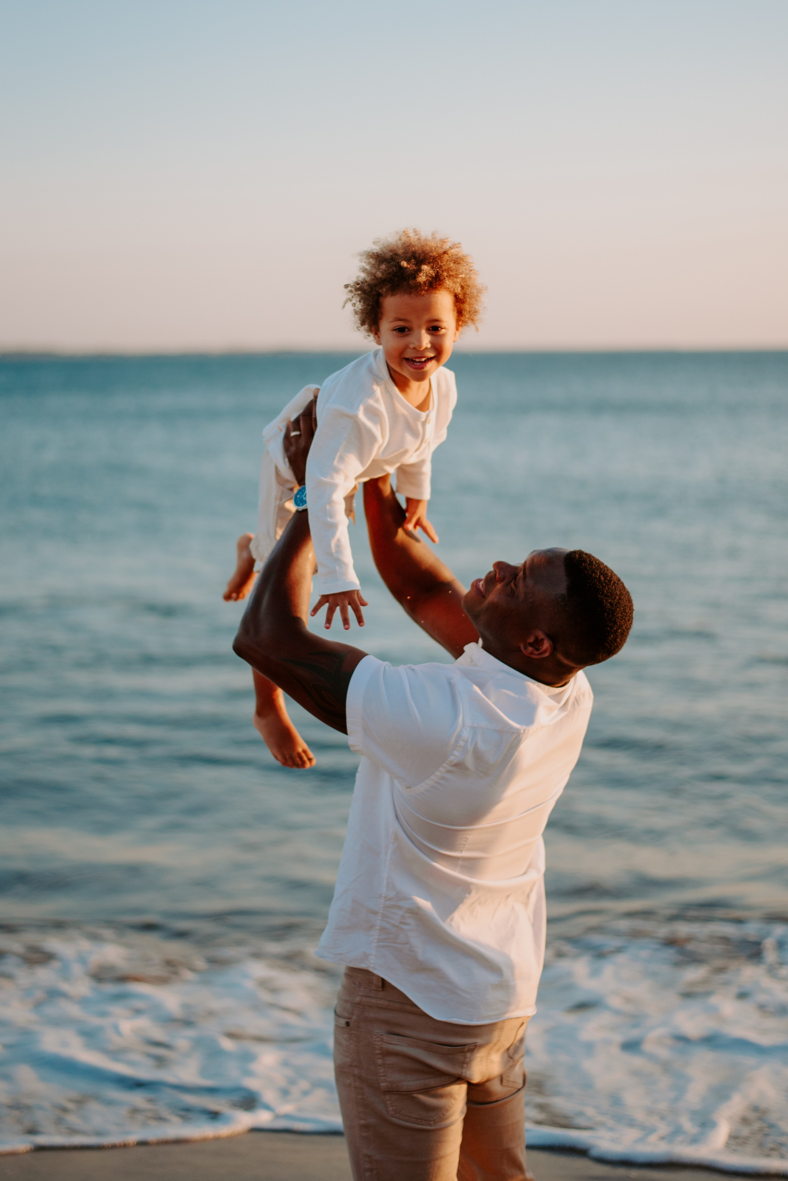 Family photographer based in Lisbon. Lifestyle, wedding and family photographer