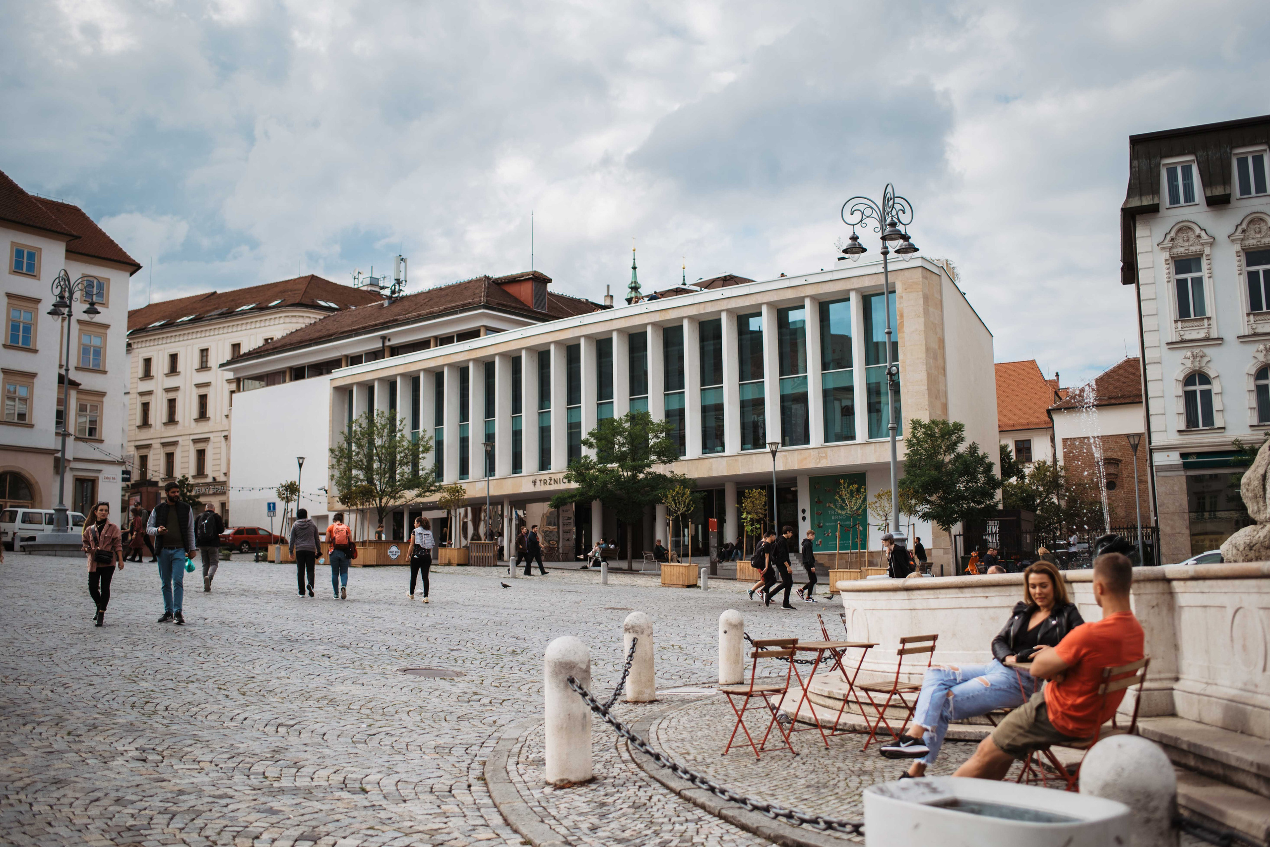 Svatba v centru Brna na Zelném trhu. Lifestyle, wedding and family photographer