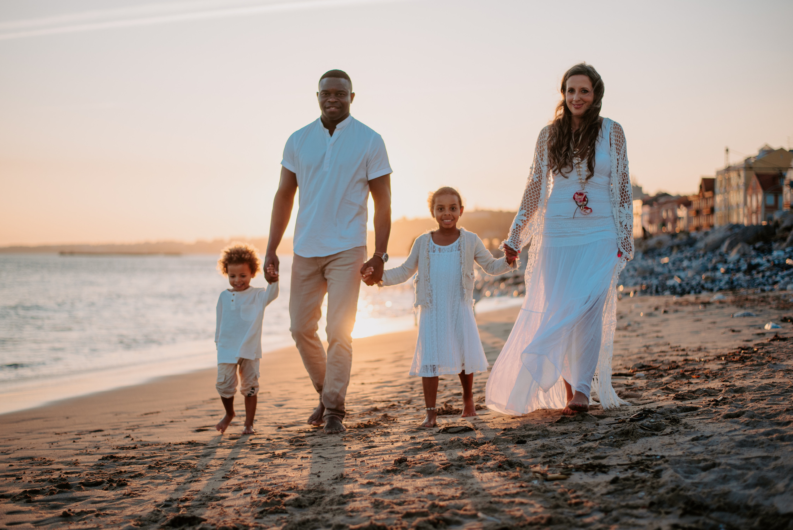 Family photographer based in Lisbon. Lifestyle, wedding and family photographer