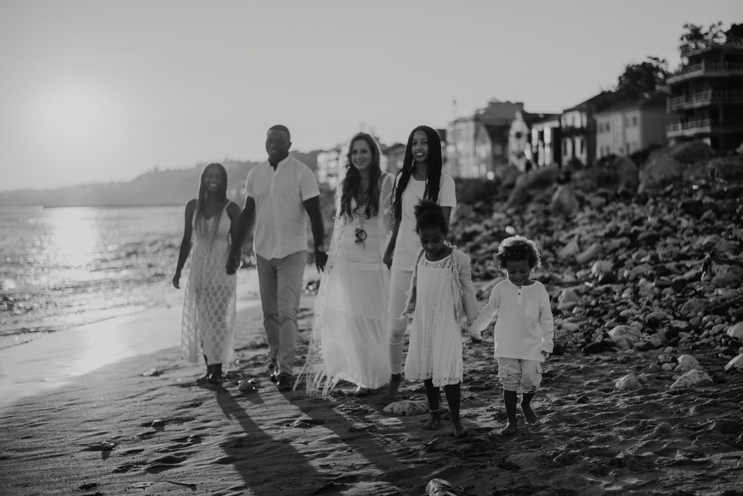 Family photographer based in Lisbon. Lifestyle, wedding and family photographer