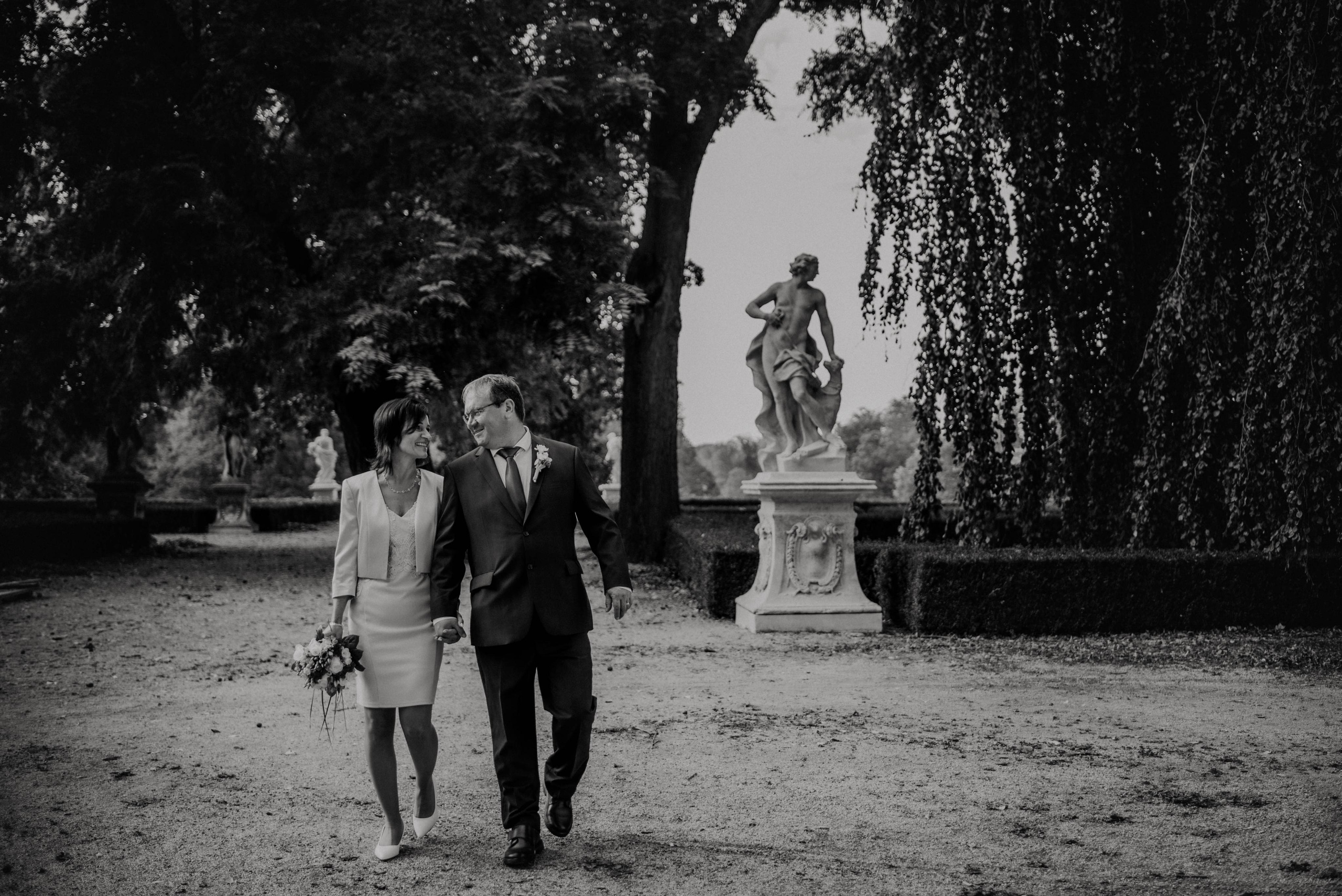 Svatba na zámku ve Slavkově u Brna. Lifestyle, wedding and family photographer