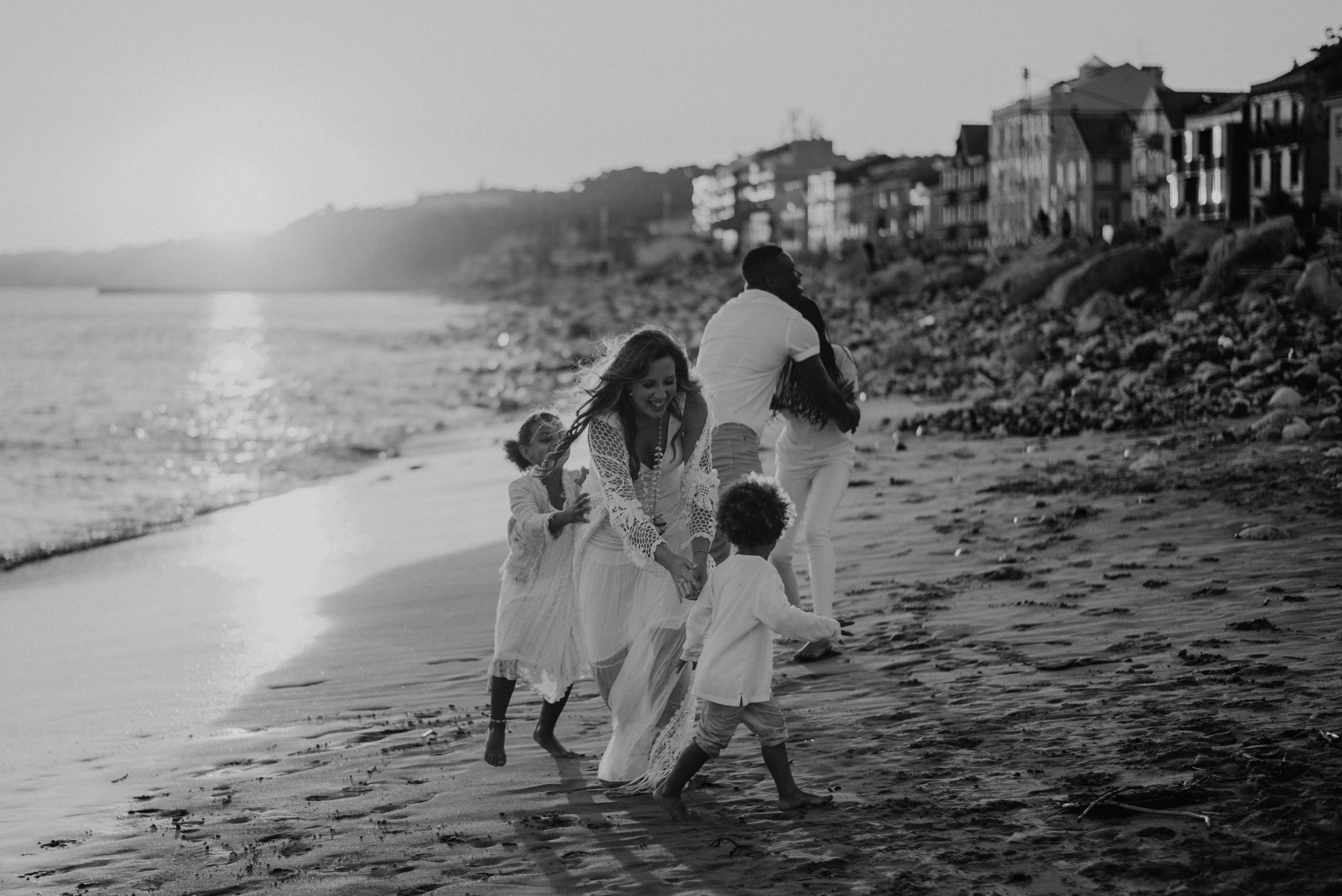 Family photographer based in Lisbon. Lifestyle, wedding and family photographer