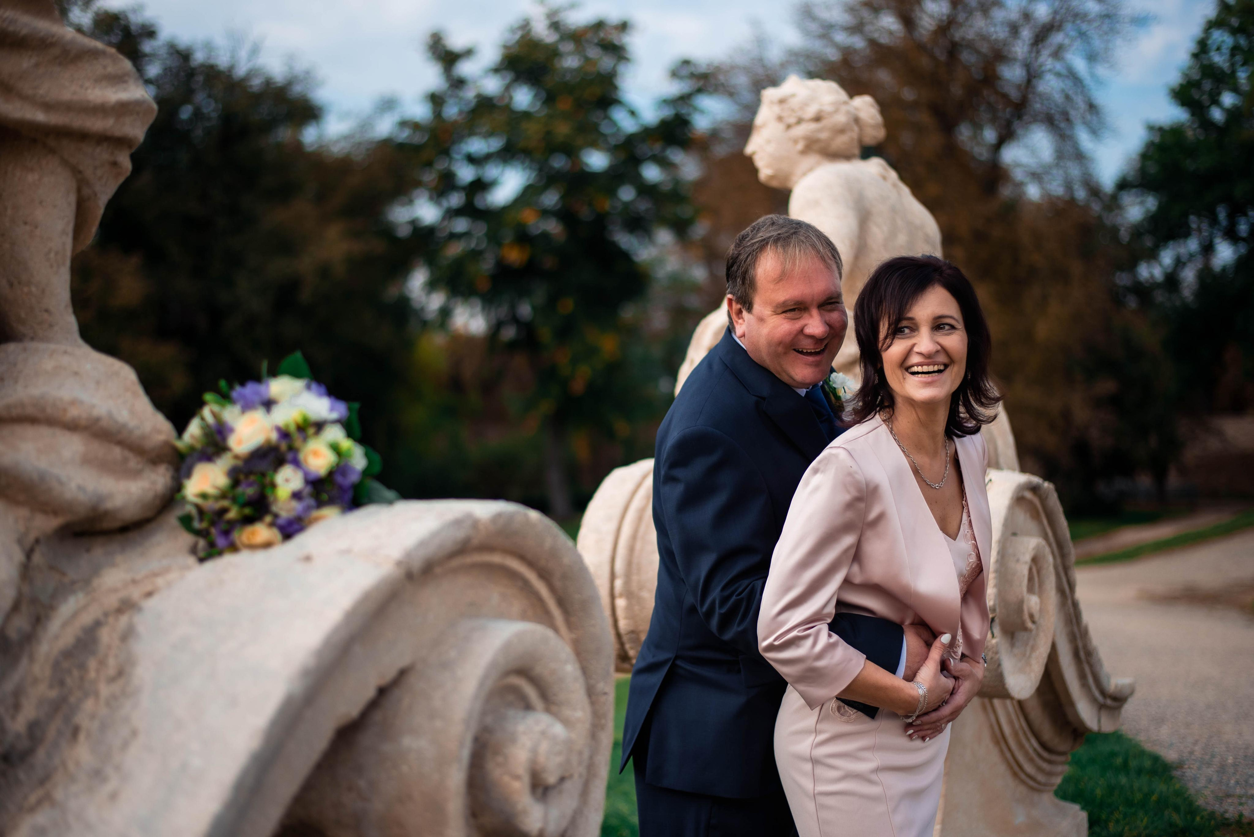 Svatba na zámku ve Slavkově u Brna. Lifestyle, wedding and family photographer