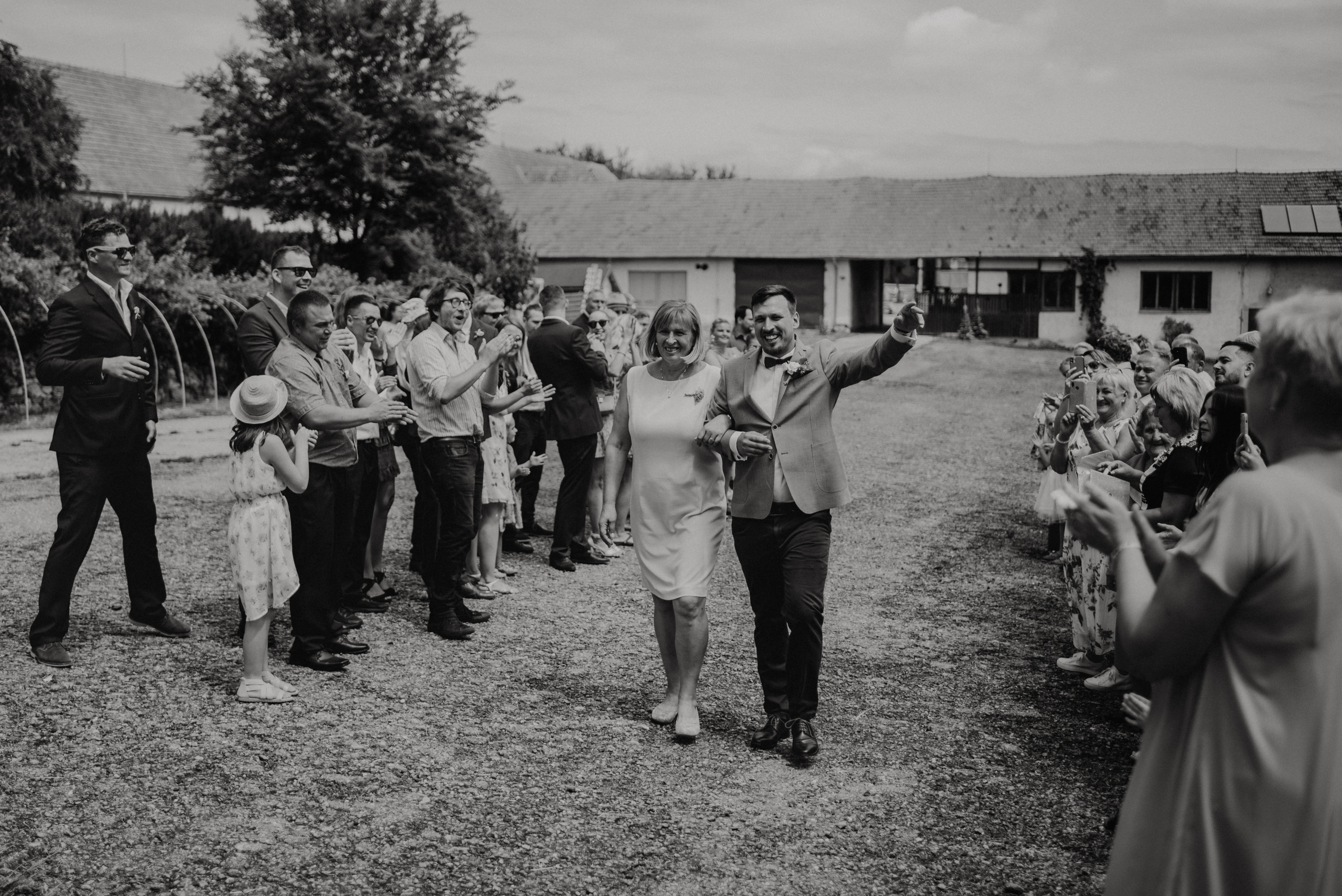 Rustic wedding. Svatba v rustikálním stylu poblíž Brna. Lifestyle, wedding and family photographer