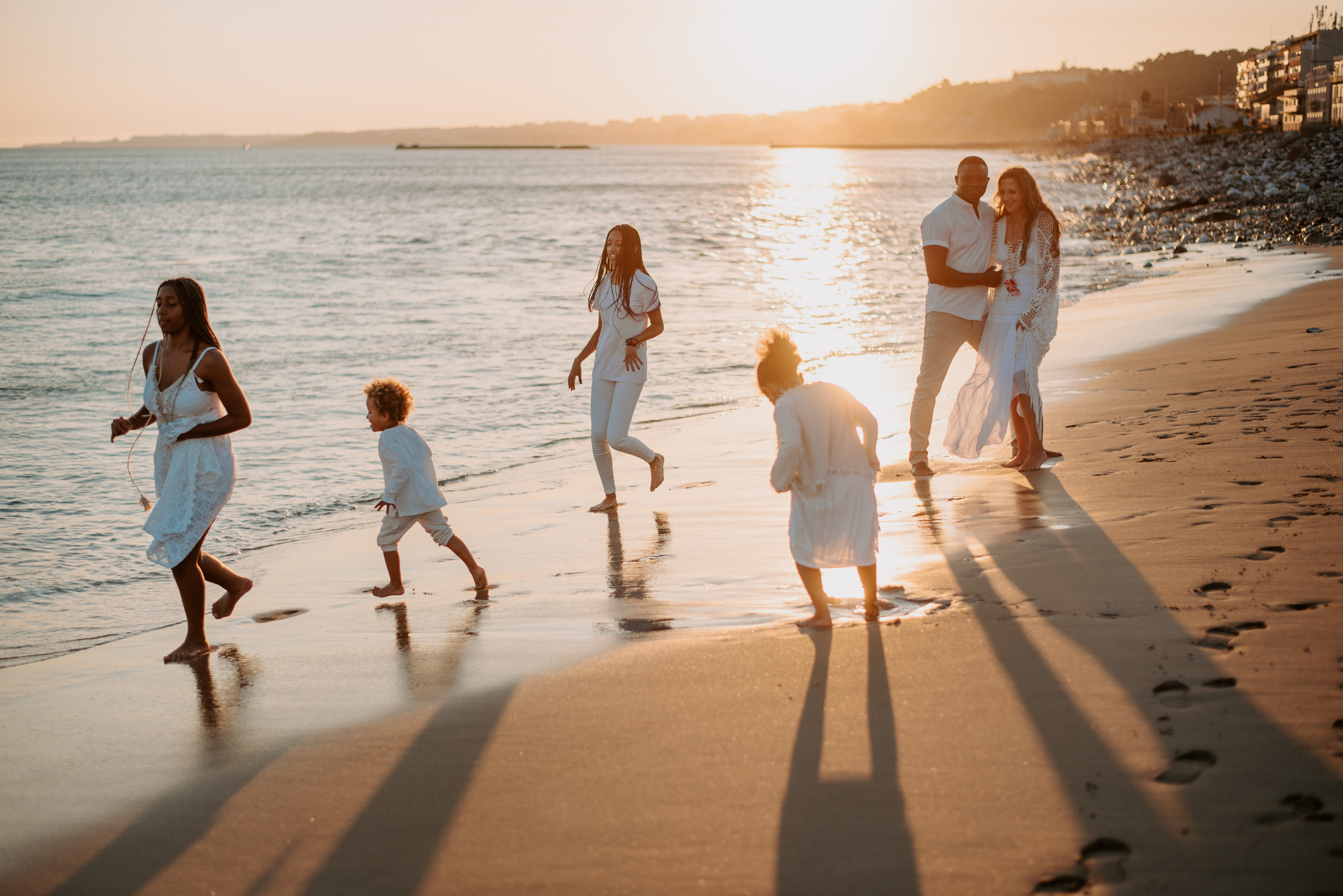 Family photographer based in Lisbon. Lifestyle, wedding and family photographer