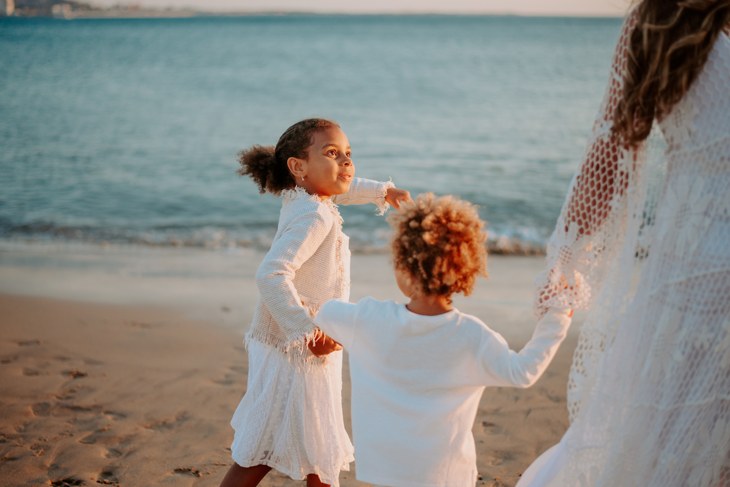 Family photographer based in Lisbon. Lifestyle, wedding and family photographer