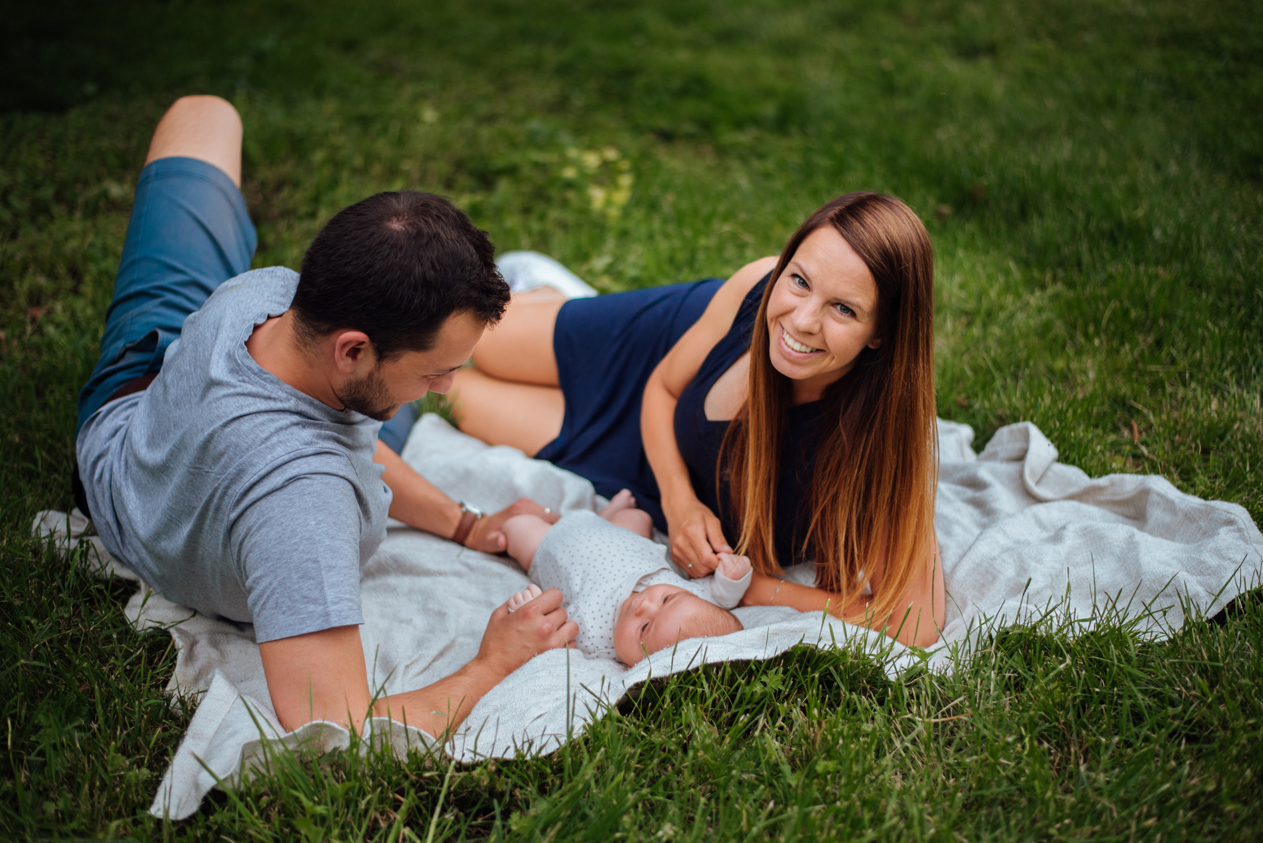 Family photoshoot. Lifestyle, wedding and family photographer