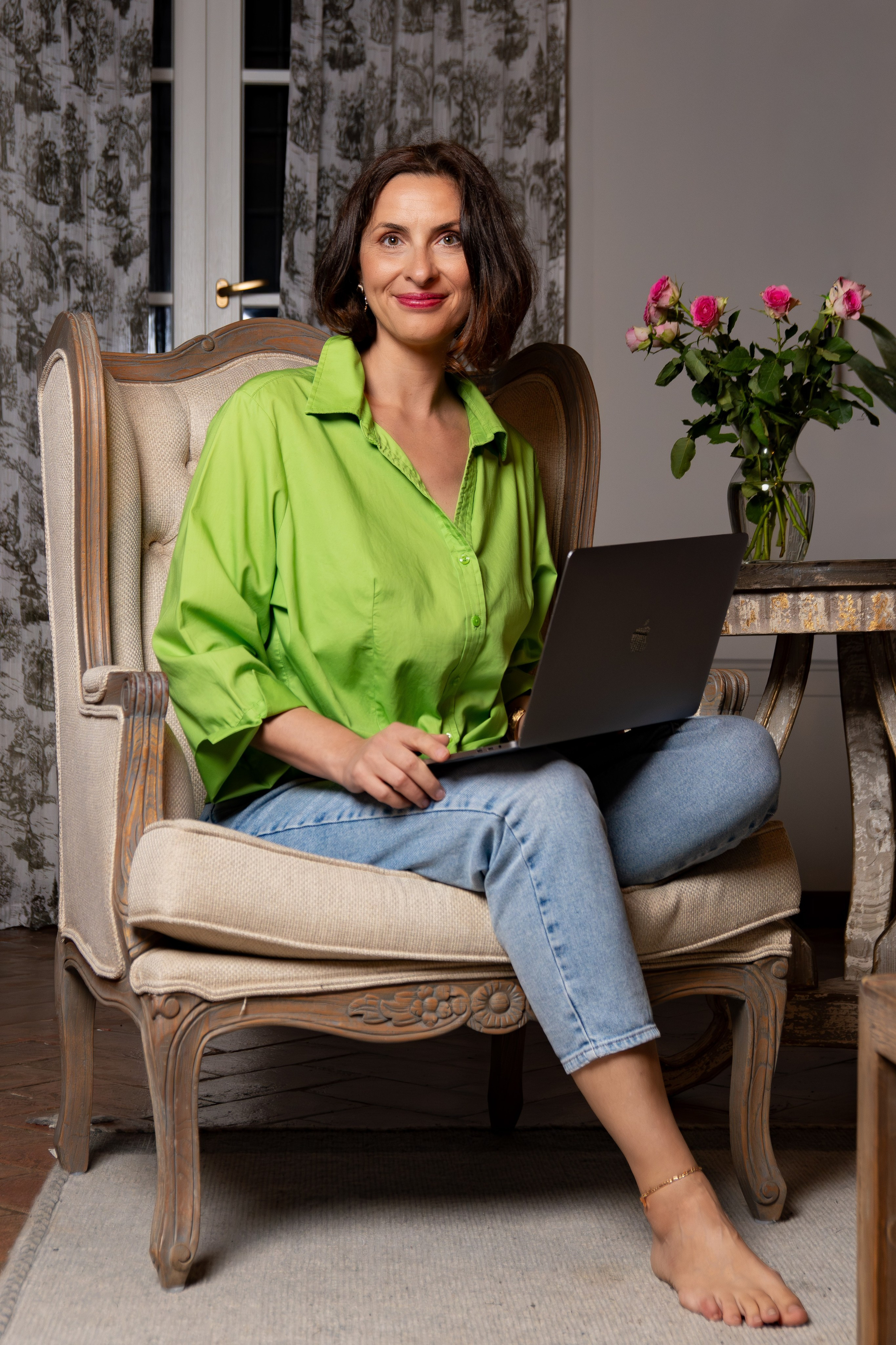 Full. Gabriela Nita — Portrait Photographer and Videographer in Bucharest, Romania