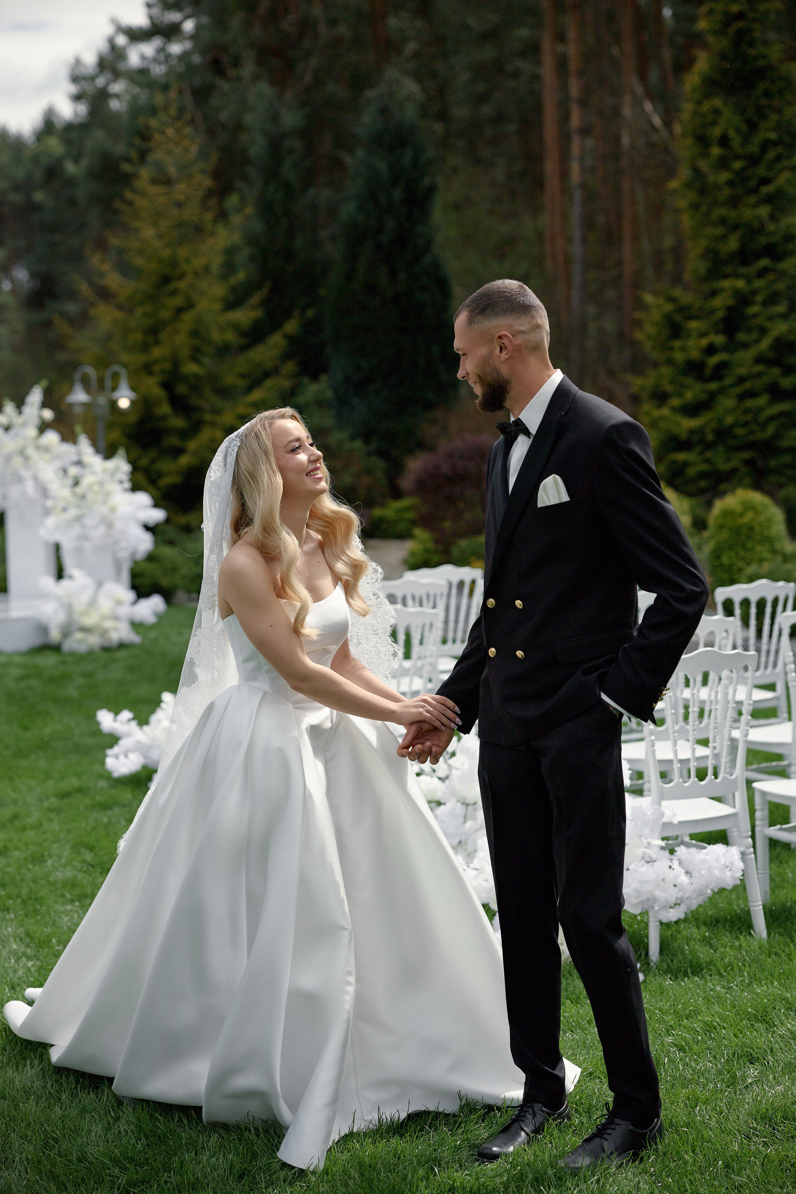 Natalia & Roman. Dworek przy lesie. Fotograf ślubny i rodzinny w Krakowie Yana Klymova