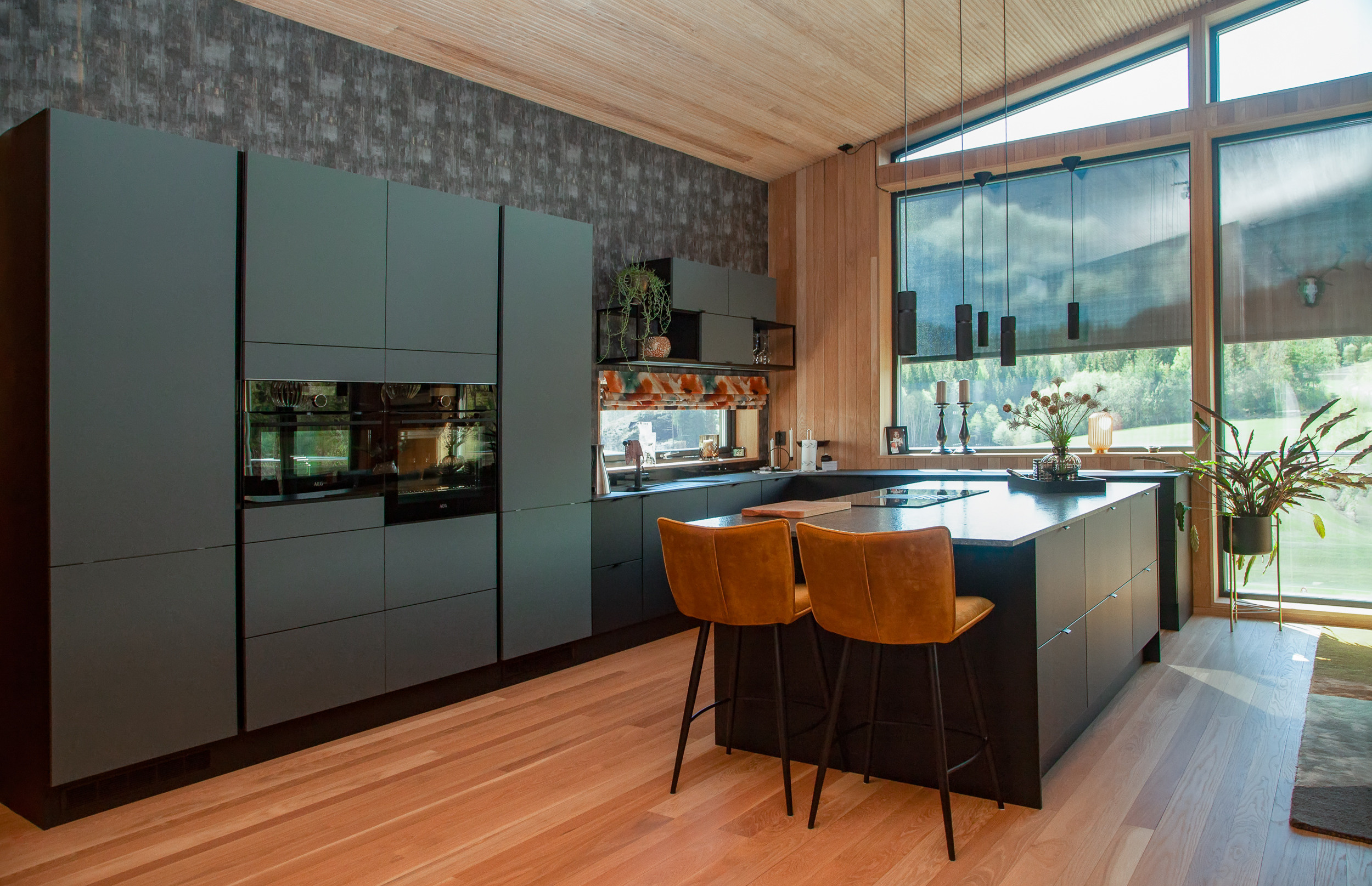 EIENDOM. Fotograf og videograf for familier og bedrifter