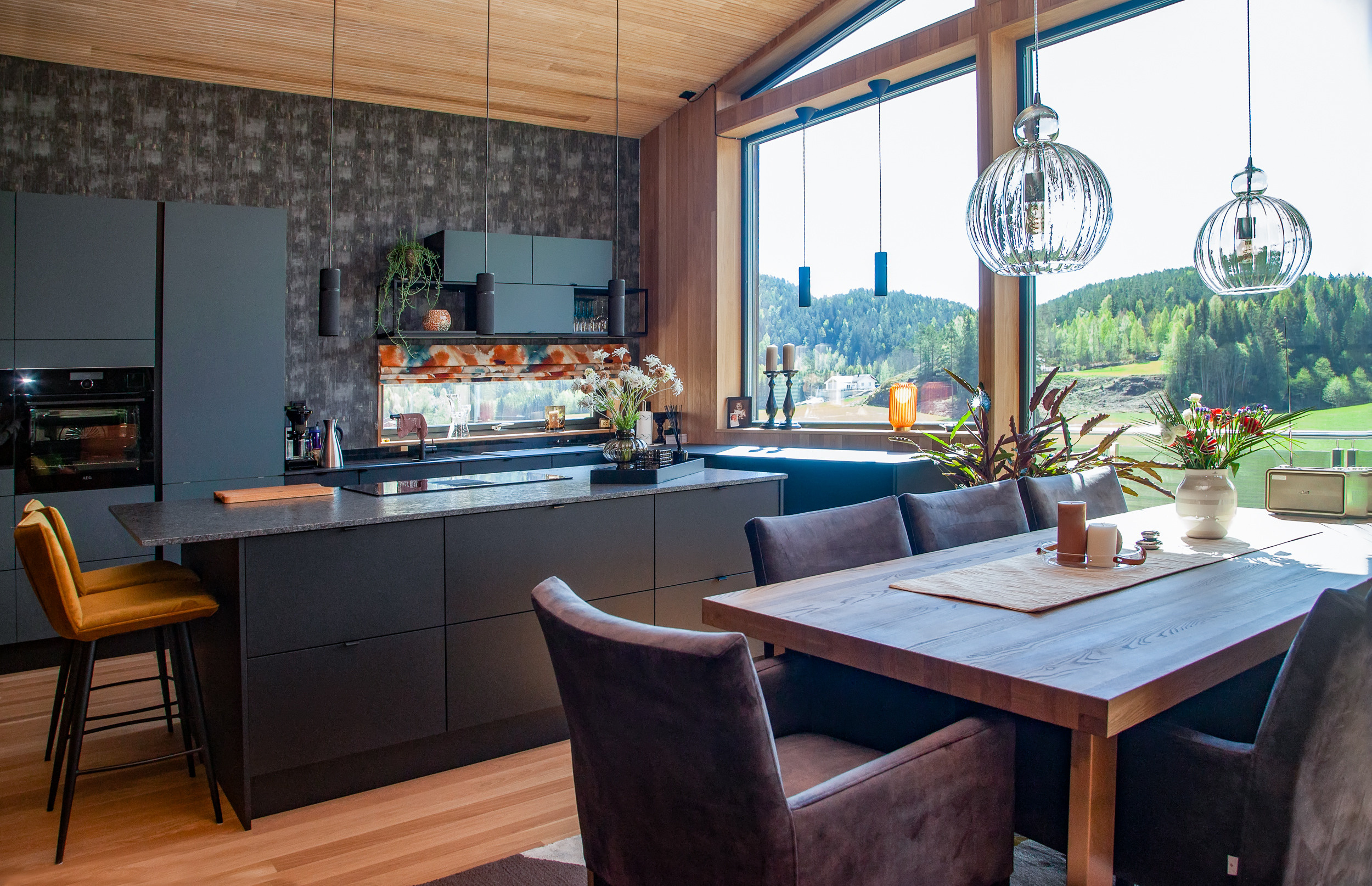 EIENDOM. Fotograf og videograf for familier og bedrifter