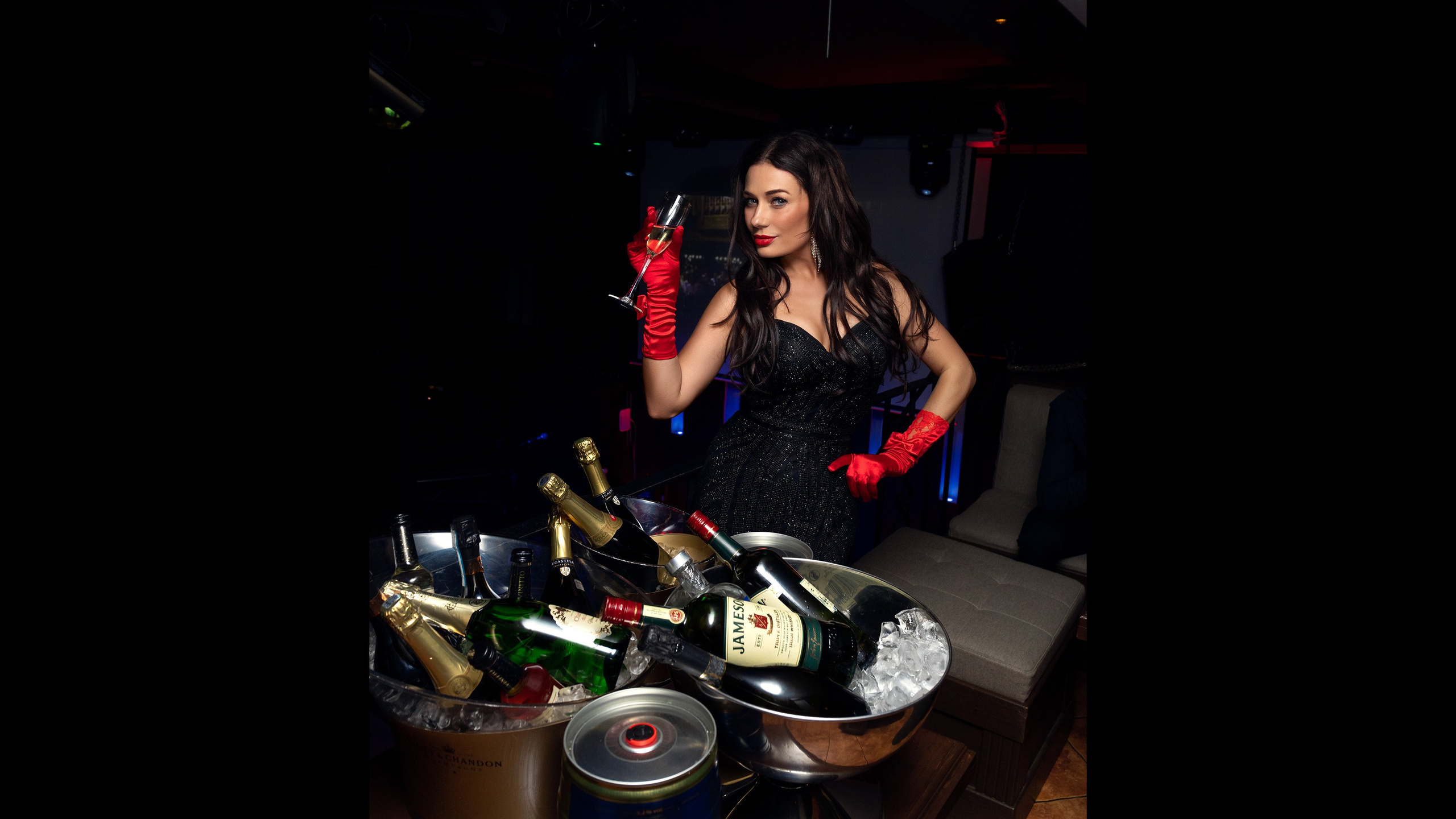 Naiste fotosessioon. Tony fotograaf ja videograaf Tallinnas