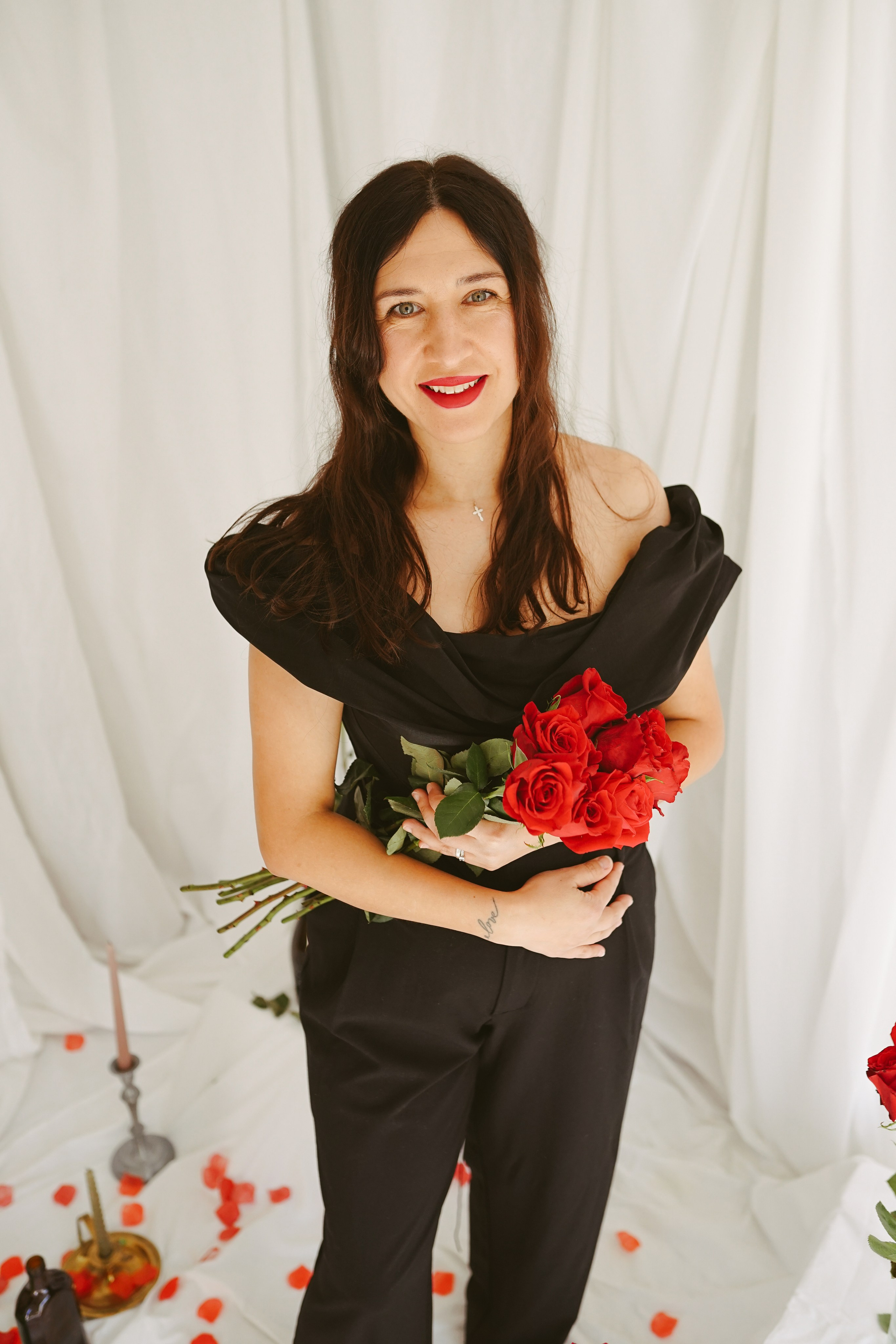 Fotografie de Portret Brașov | Artist Mădălina Beda. Madalina Beda- Artist vizual, fotograf, doula la nastere, consultant babywearing Brasov si in toata tara