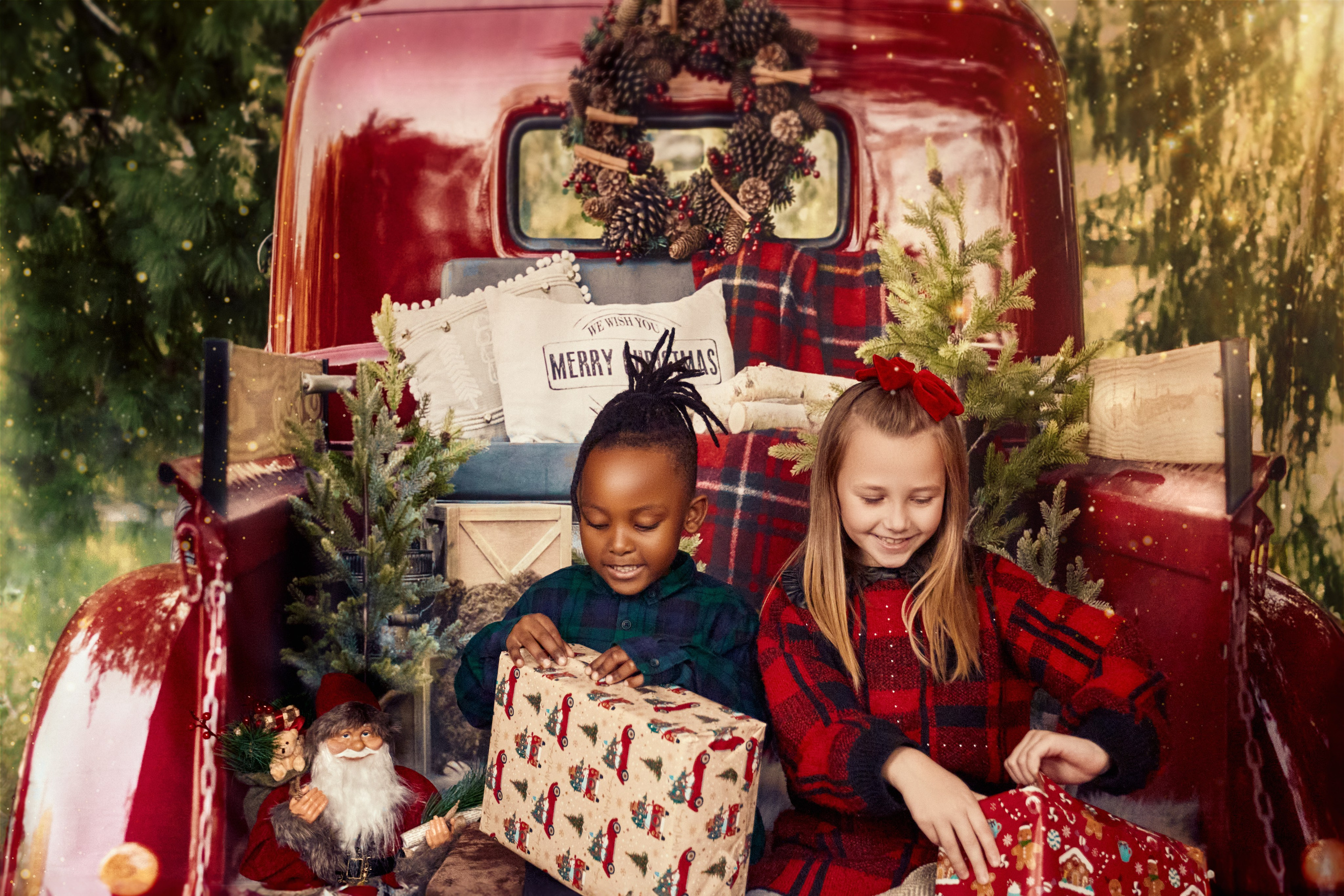 Christmas. Lu’jain’s Studio| Female Wedding, Maternity & Lifestyle Photographer London, UK