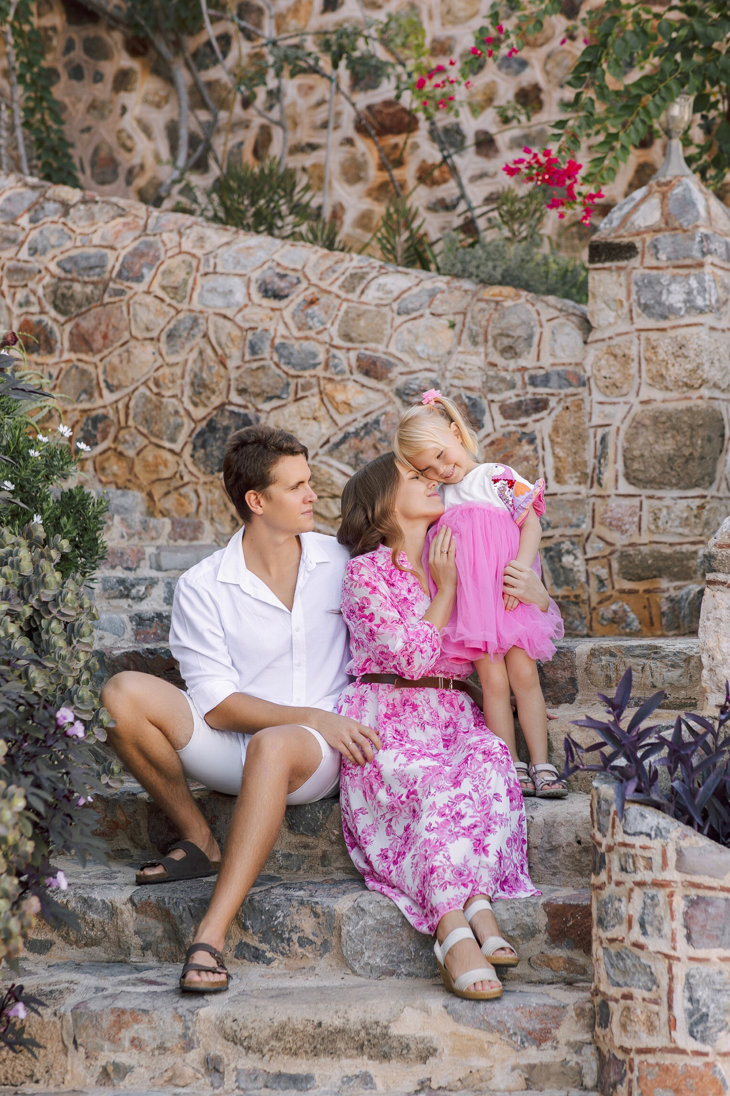 Family Walk in Alanya Old City | Colourful Streets Photoshoot. Professional Photographer in Alanya, Side, Belek, Antalya. Turkiye