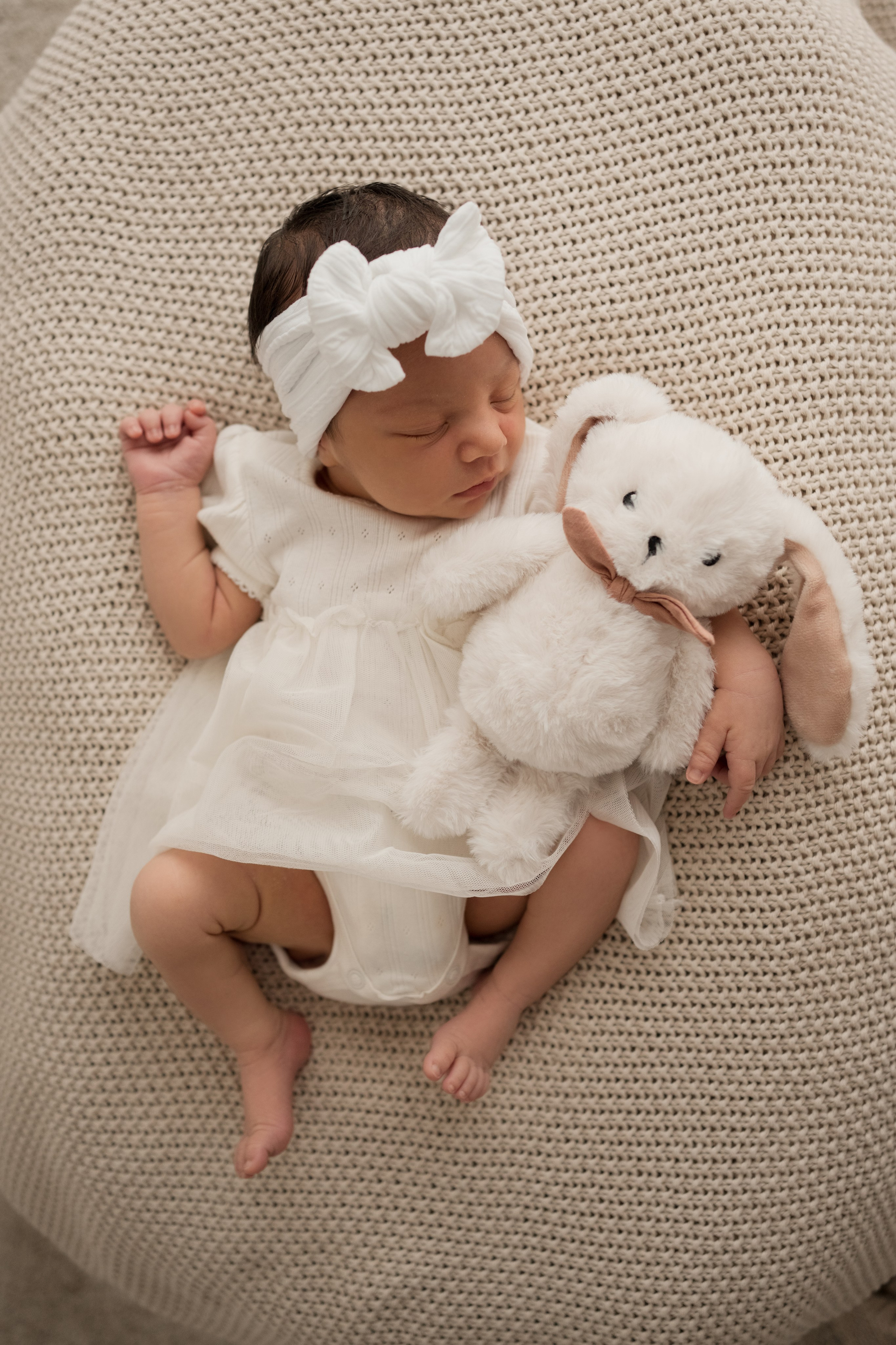 Sweet first days. Angela Iakovleva — Family Photographer in Dubai