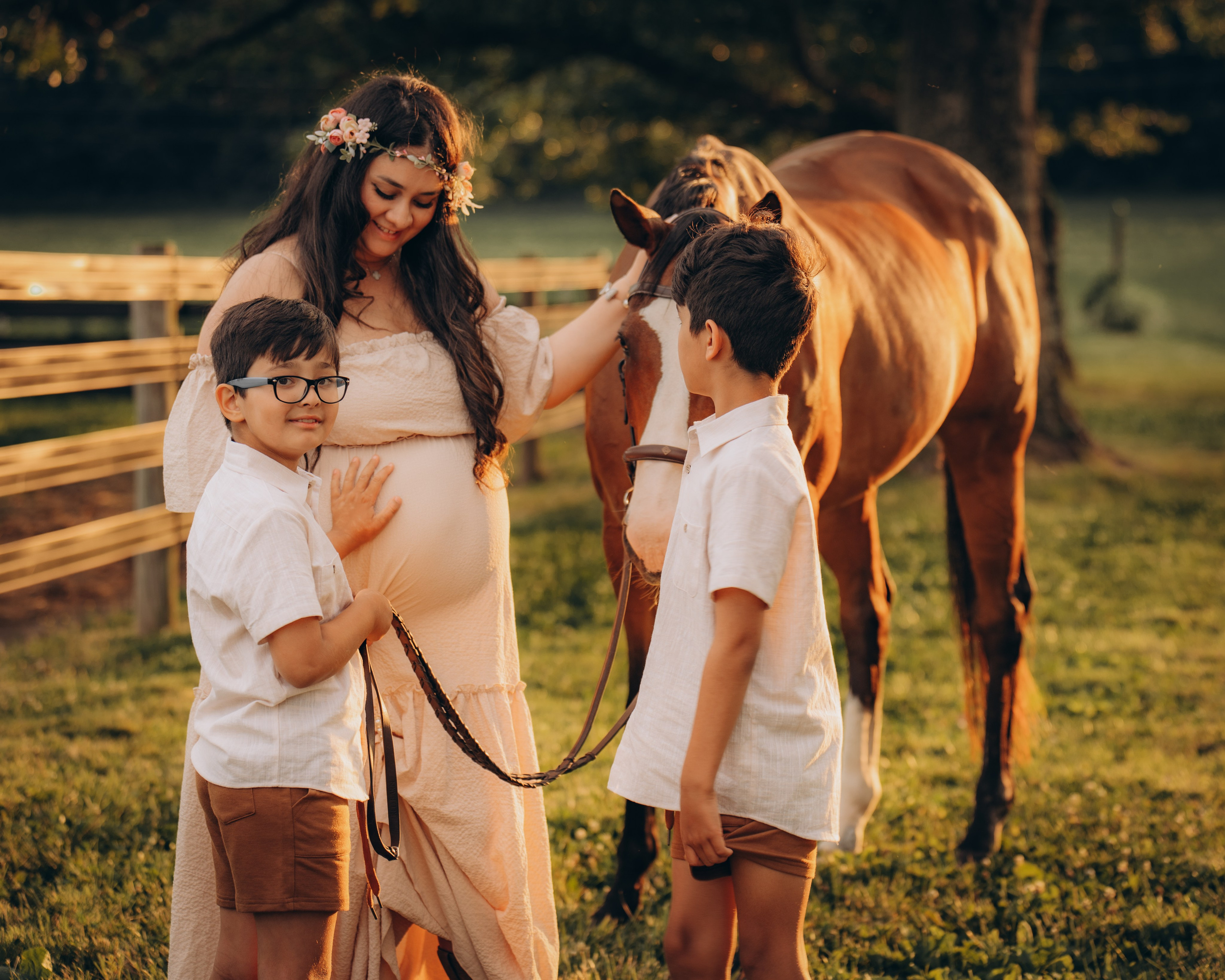 Photoshoot with a Horse. Lifestyle Family Photographer in Pennsylvania