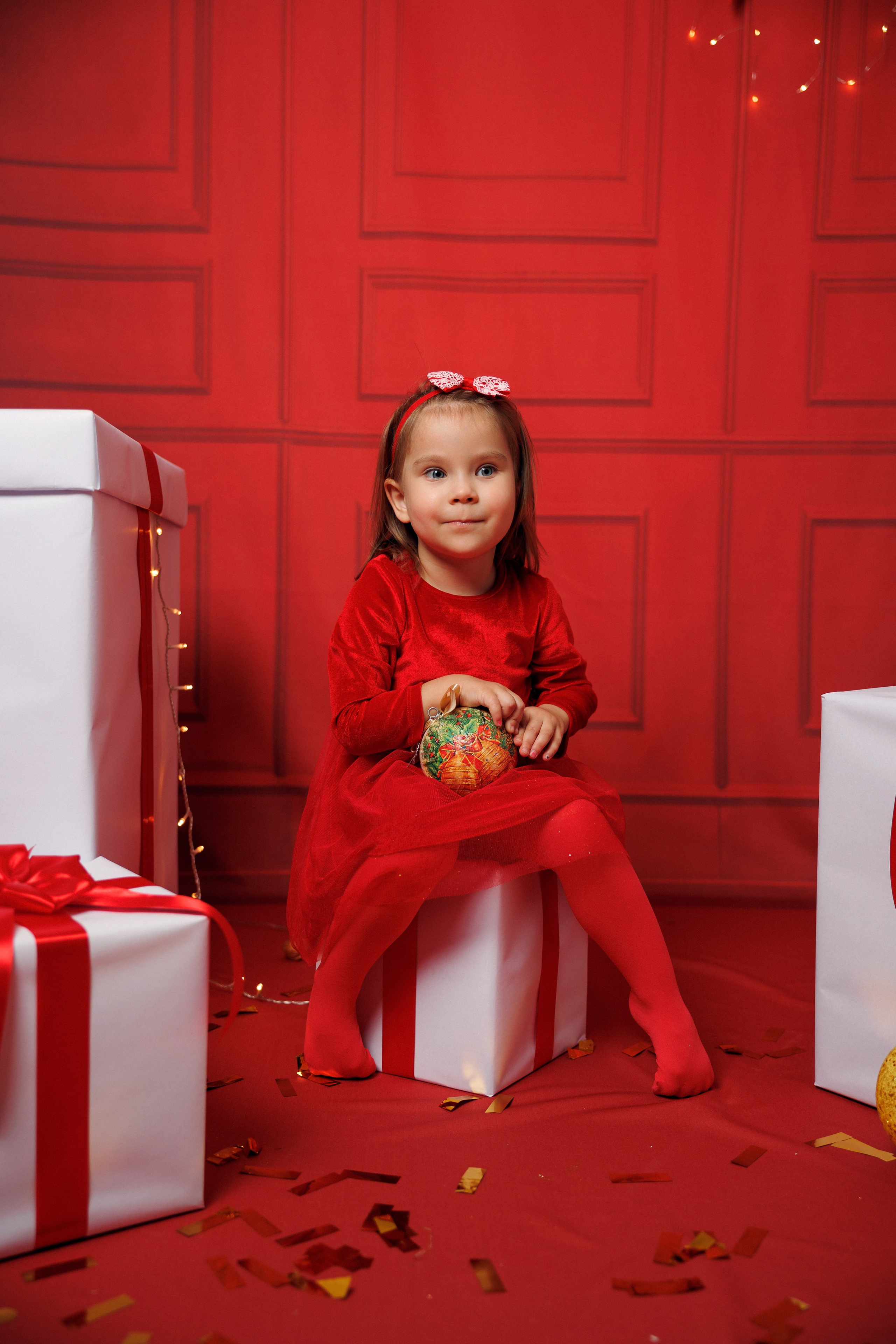 Sesja świąteczna Szczecin | Mini sesje świąteczne Szczecin | Mini sesje świąteczne | Sesja świąteczna w studio | Sesja świąteczna rodzinna cena | Mini sesja rodzinna Szczecin| Sesje świąteczne rodzinne | Sesja zdjęciowa • świąteczna sesja zdjęciowa • minimalistyczne aranżacje • zdjęcia lifestylowe • rodzinne świeta • świąteczny czas • voucher • prezent • fotografia rodzinna