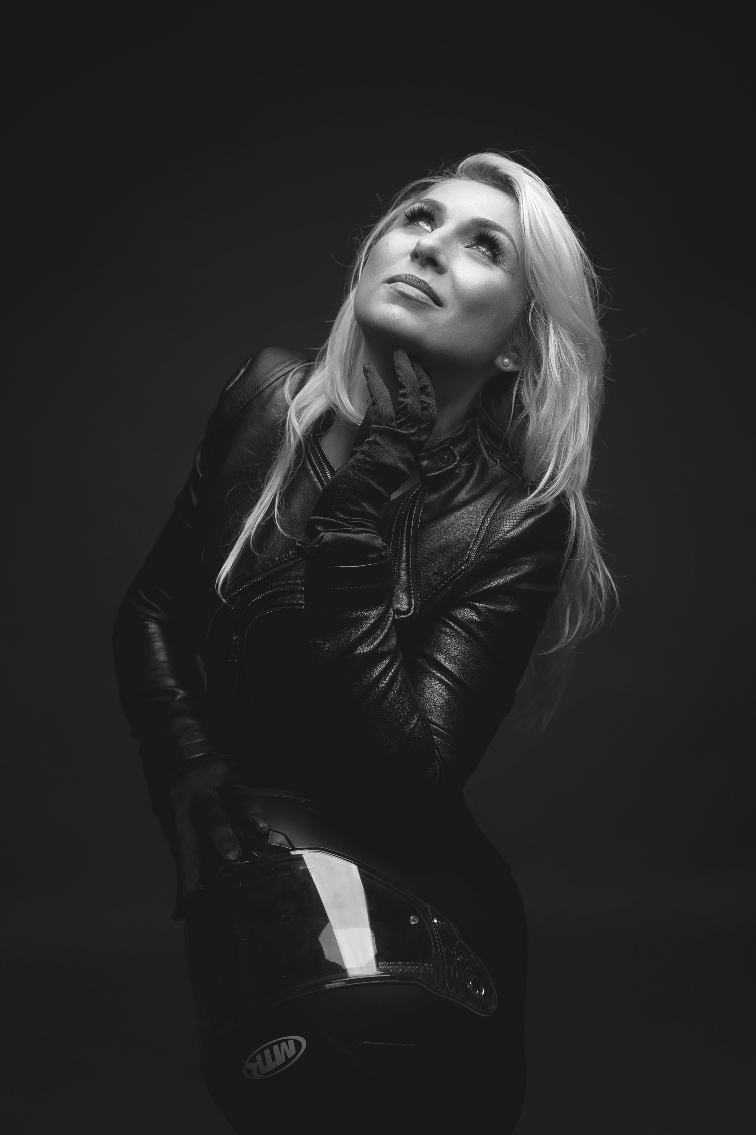 Portrete Constanta - O clipa de sinceritate in faţa camerei. Elena Mascan – Fotograf newborn, maternitate, portret, smash the cake & branding personal | La Femme Studio Photograpy|Constanţa