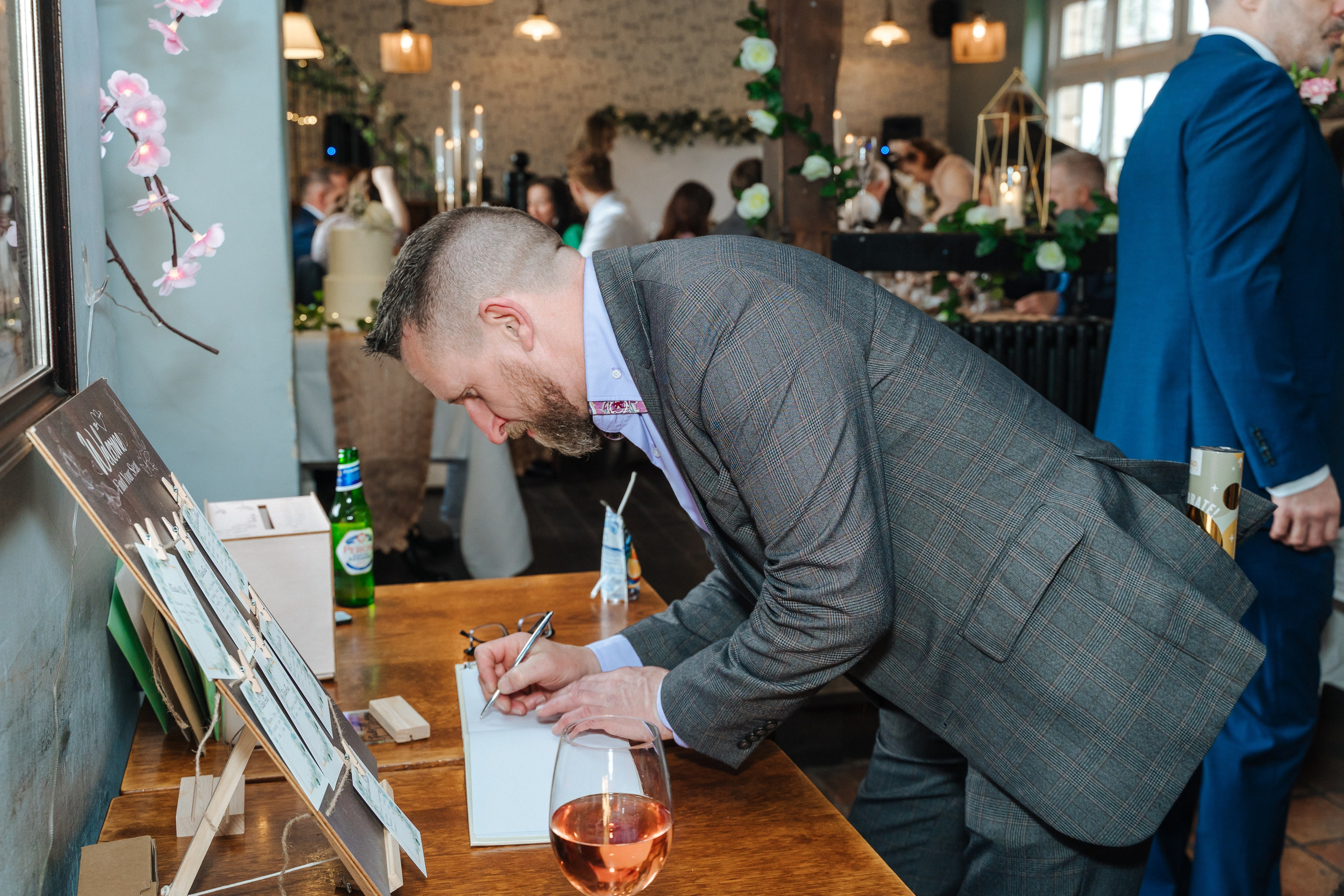 Luke and Nicola’s wedding at Danson House. Photographer in England Ekaterina Romanova